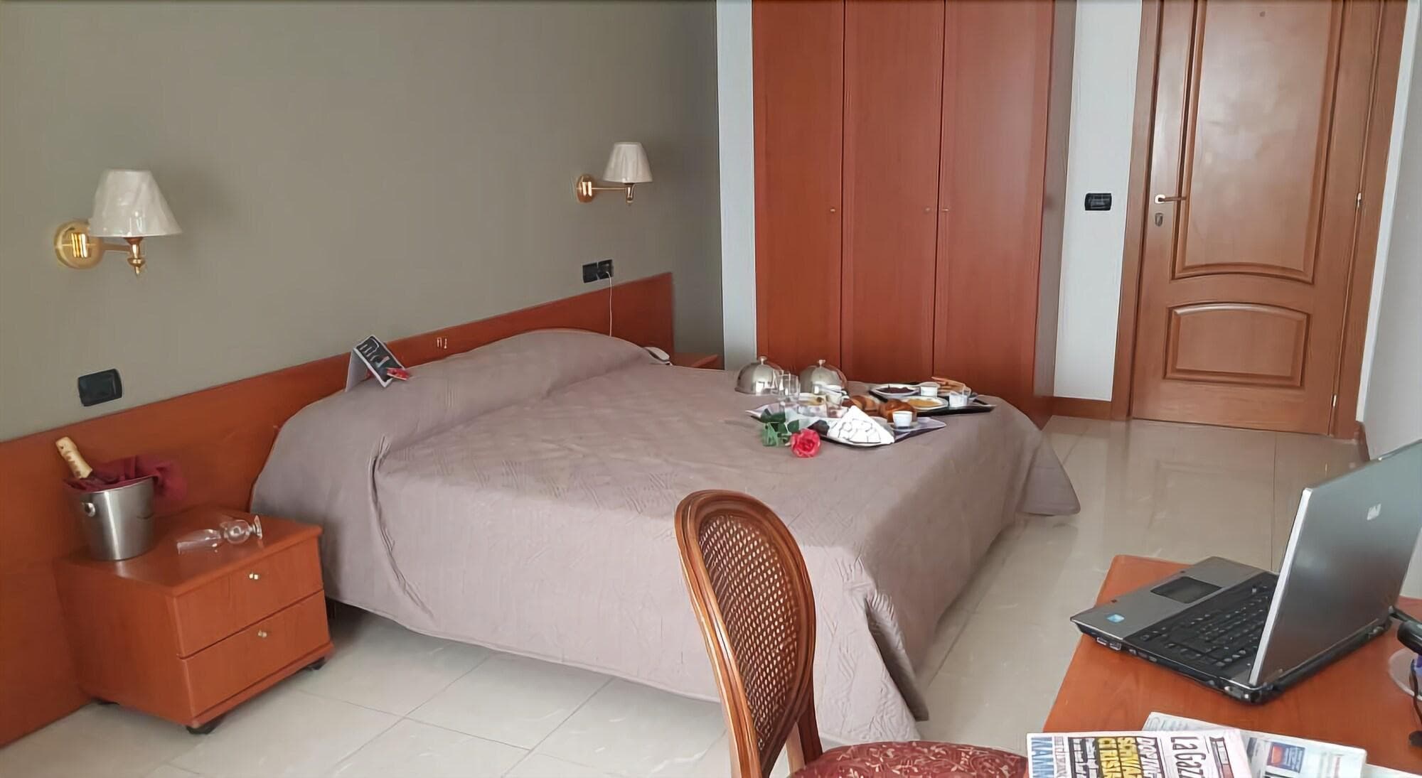 Hotel Joy