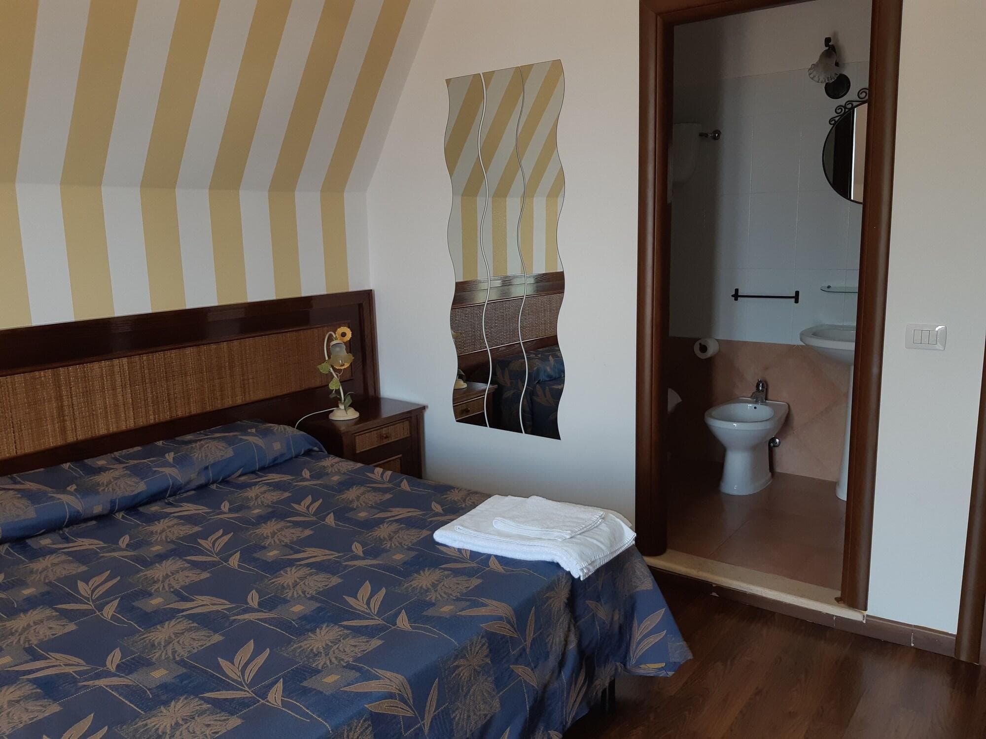 Bed And Breakfast Coral Blue