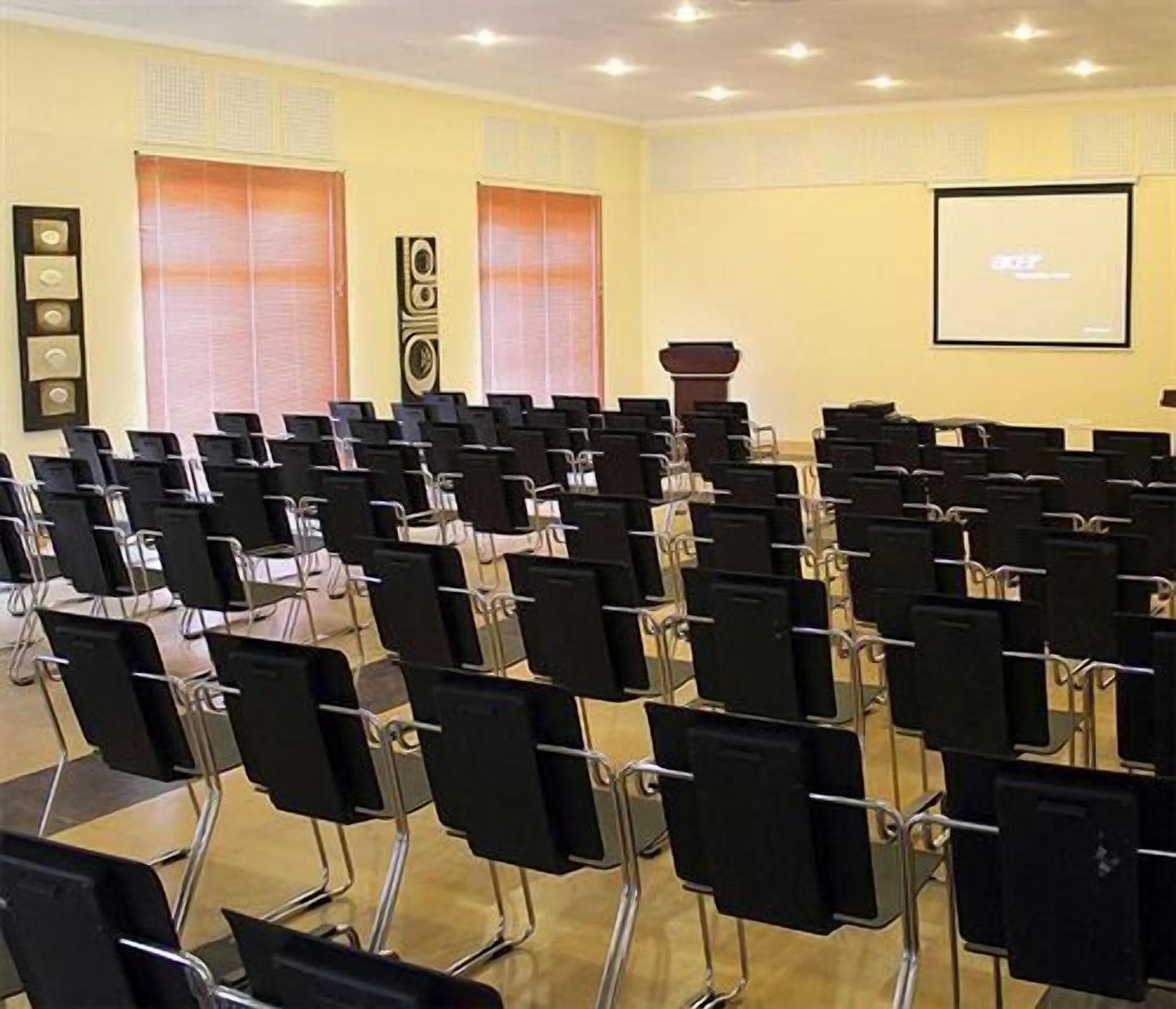 Roca Golf Hotel, Conferences