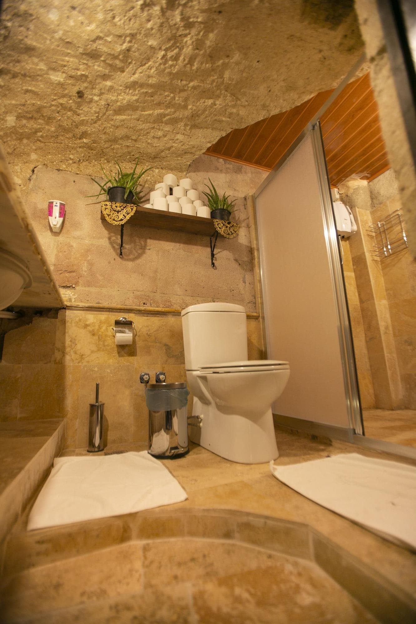 Kamelya Cave Hostel - Adults Only