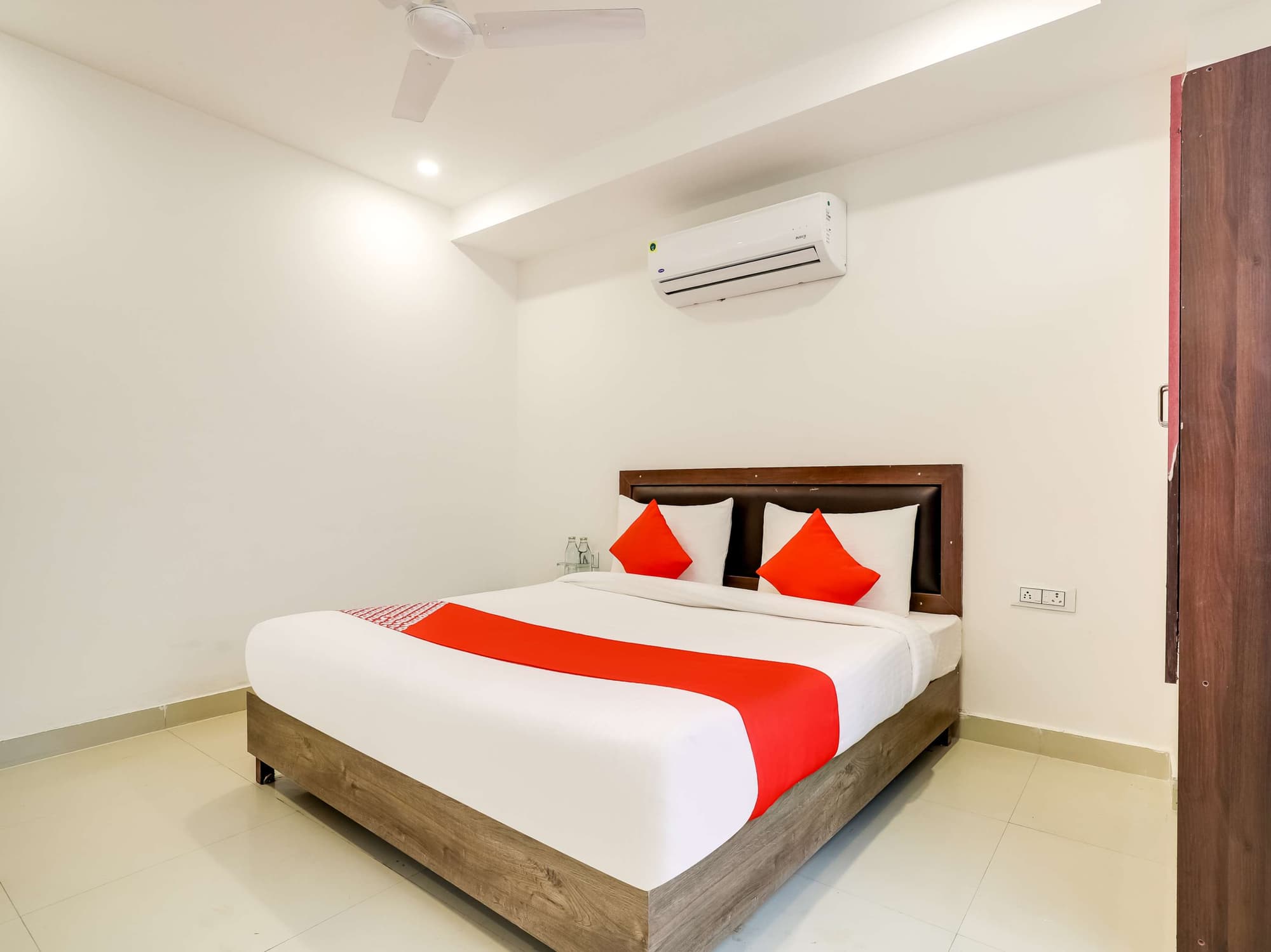 OYO KEY ROOMS TILAK NAGAR