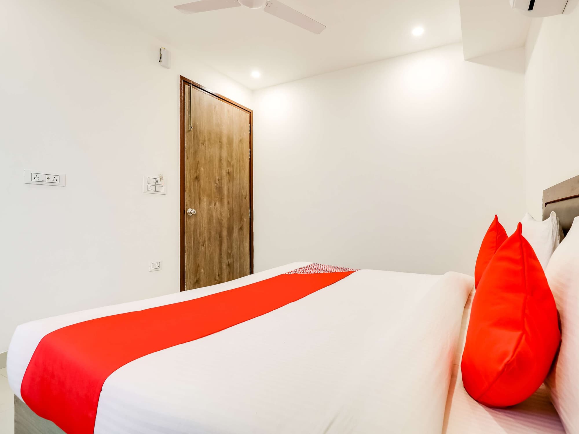 OYO KEY ROOMS TILAK NAGAR