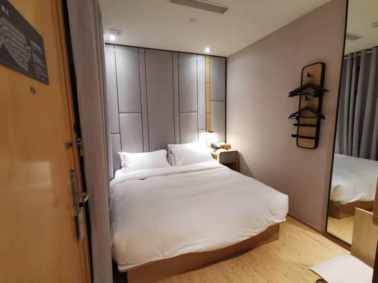 Ji Hotel (Hangzhou West Lake Hefang Street)