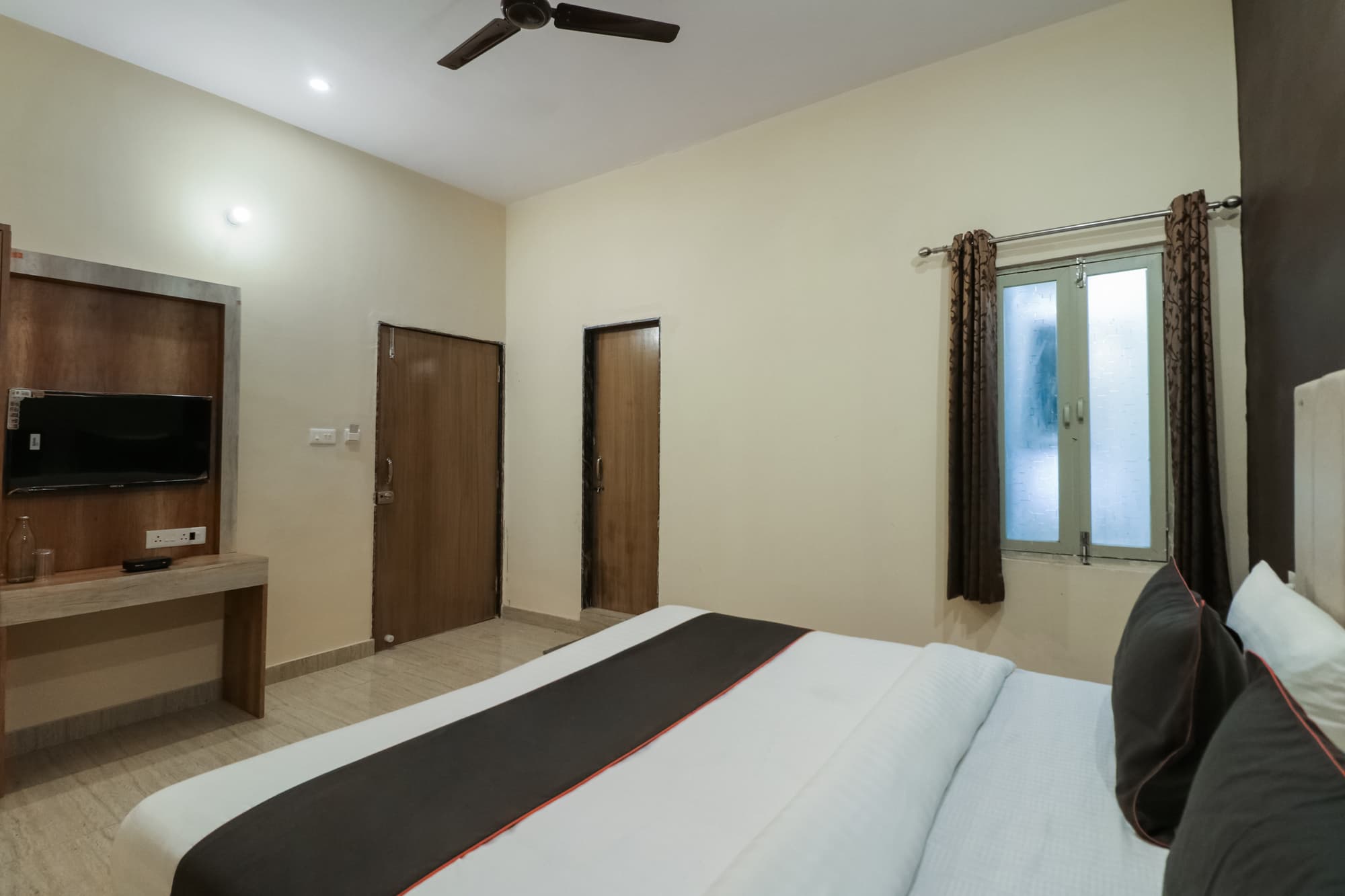 Collection O 76042 Hotel Rk Heights And Banquets