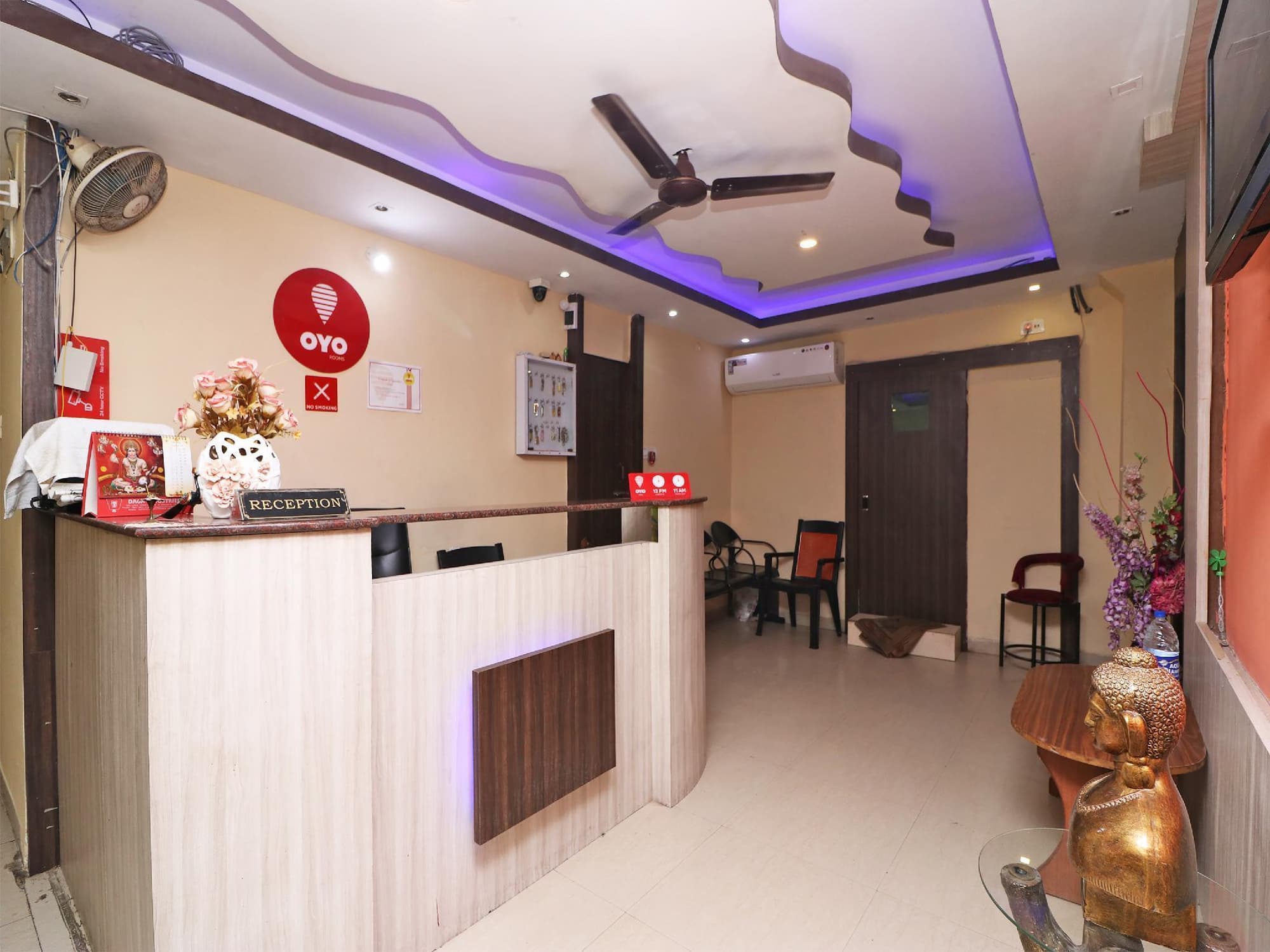 1764 Hotel Maruti Lodging