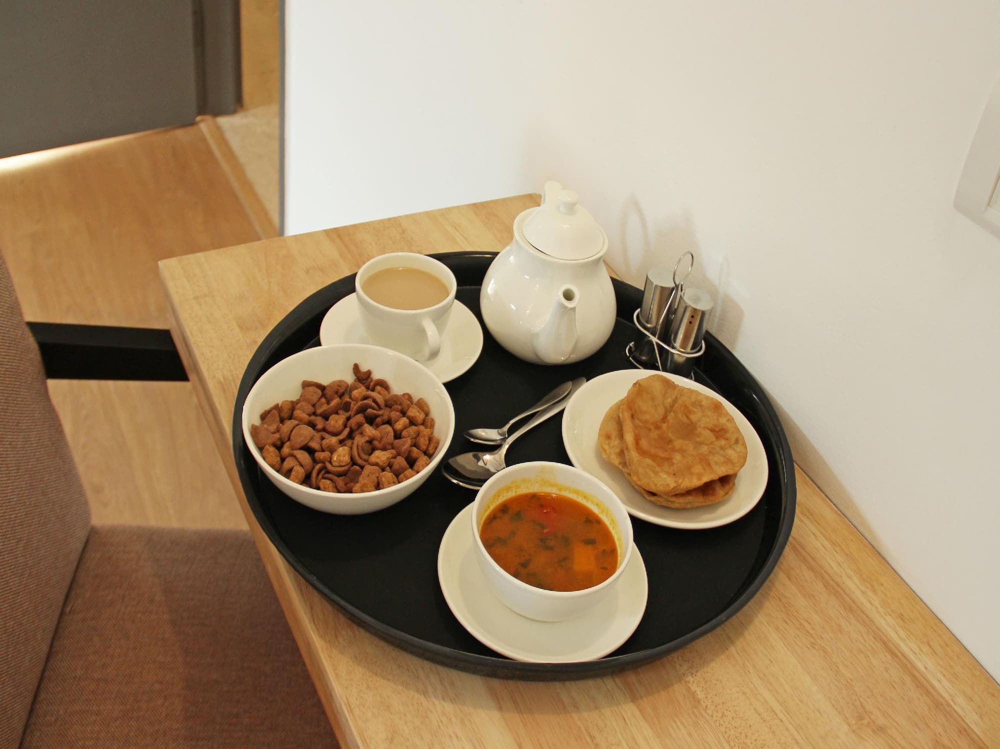 1764 Hotel Maruti Lodging