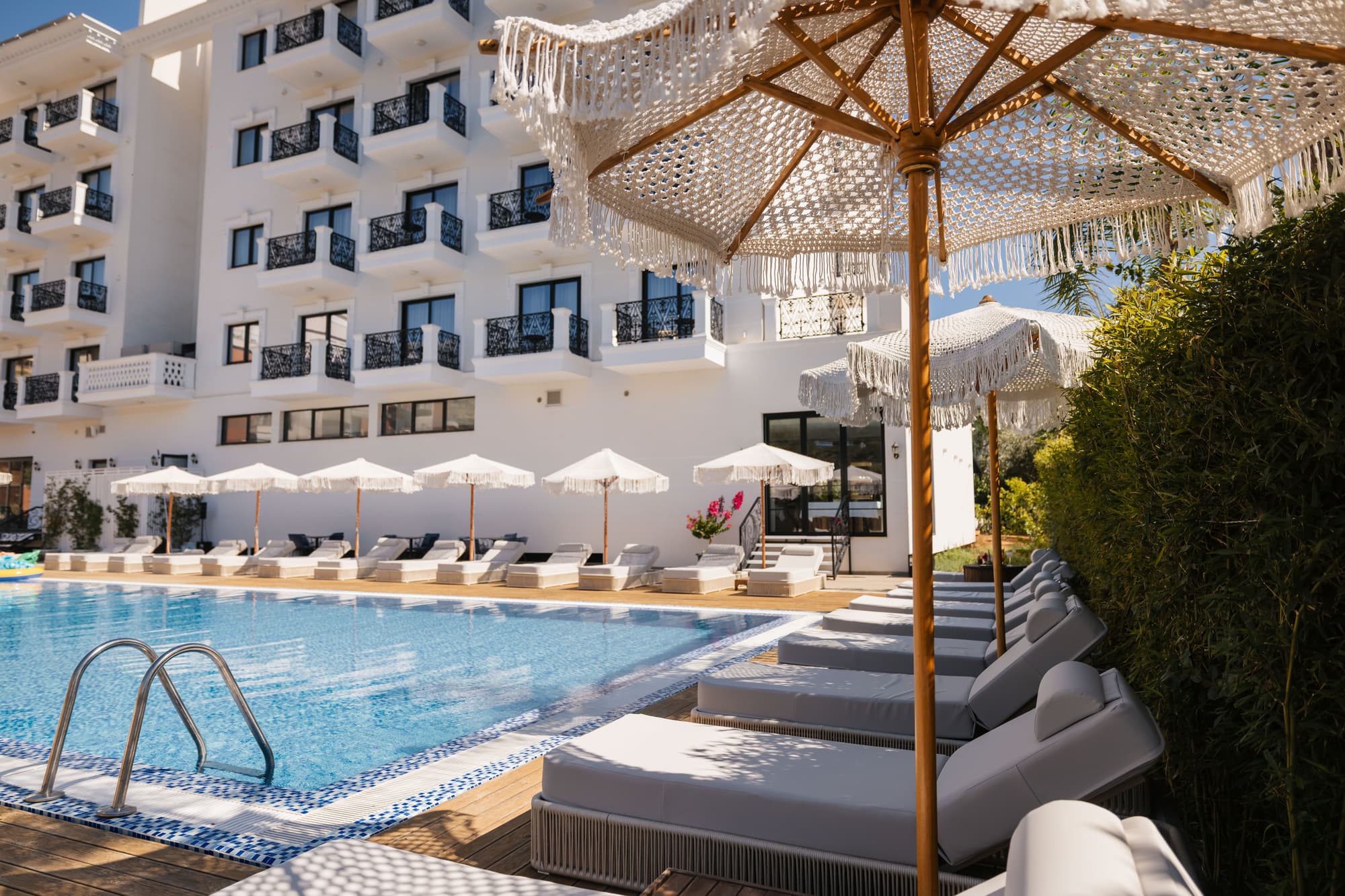 Chimaera Hotel