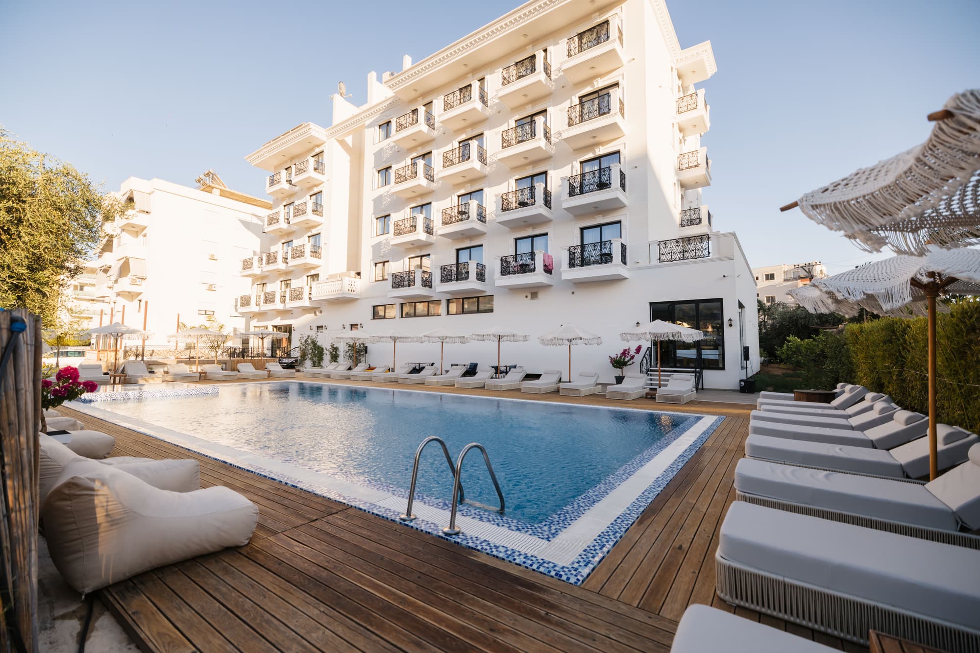 Chimaera Hotel