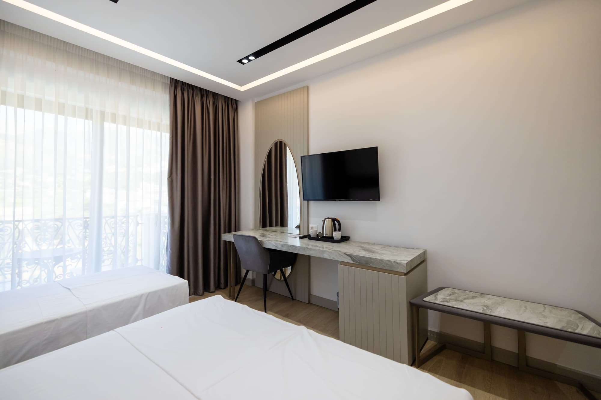 Chimaera Hotel