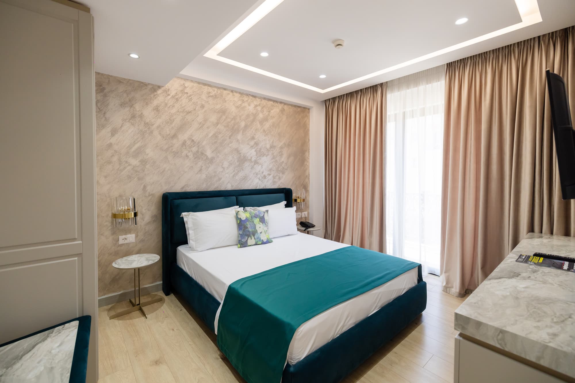 Chimaera Hotel