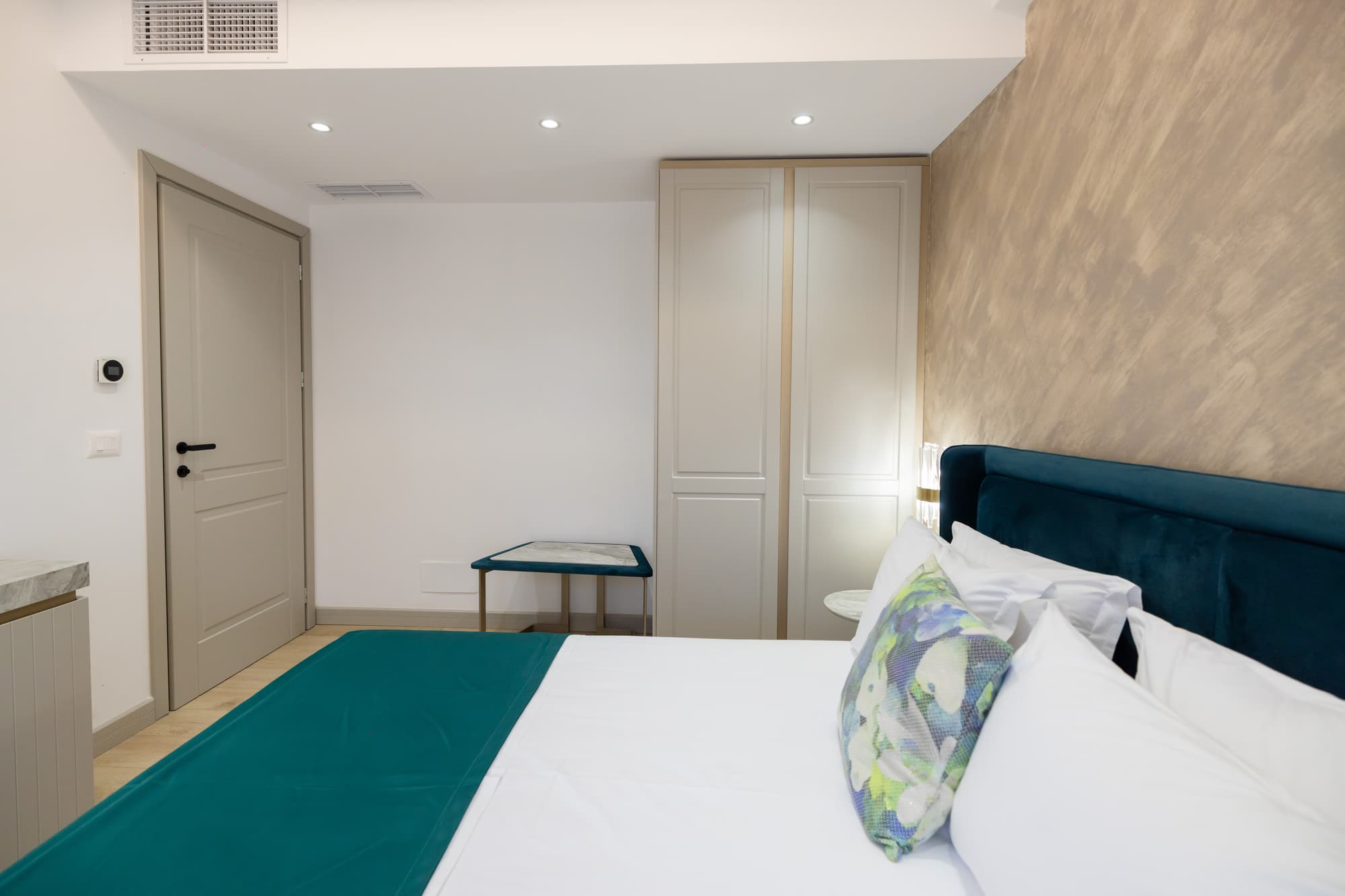 Chimaera Hotel
