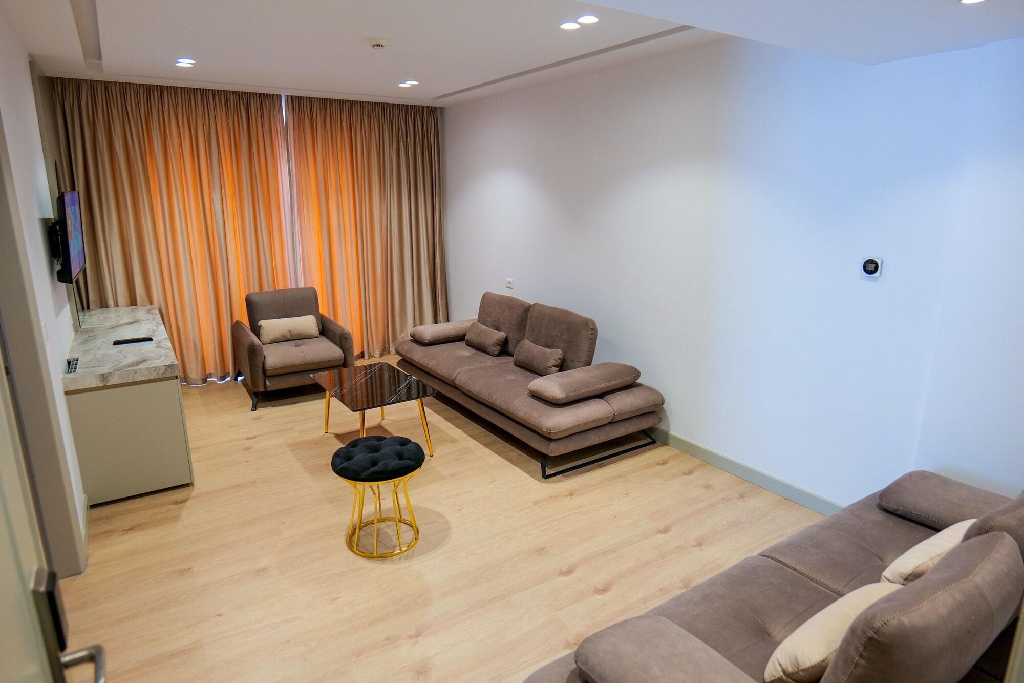 Chimaera Hotel