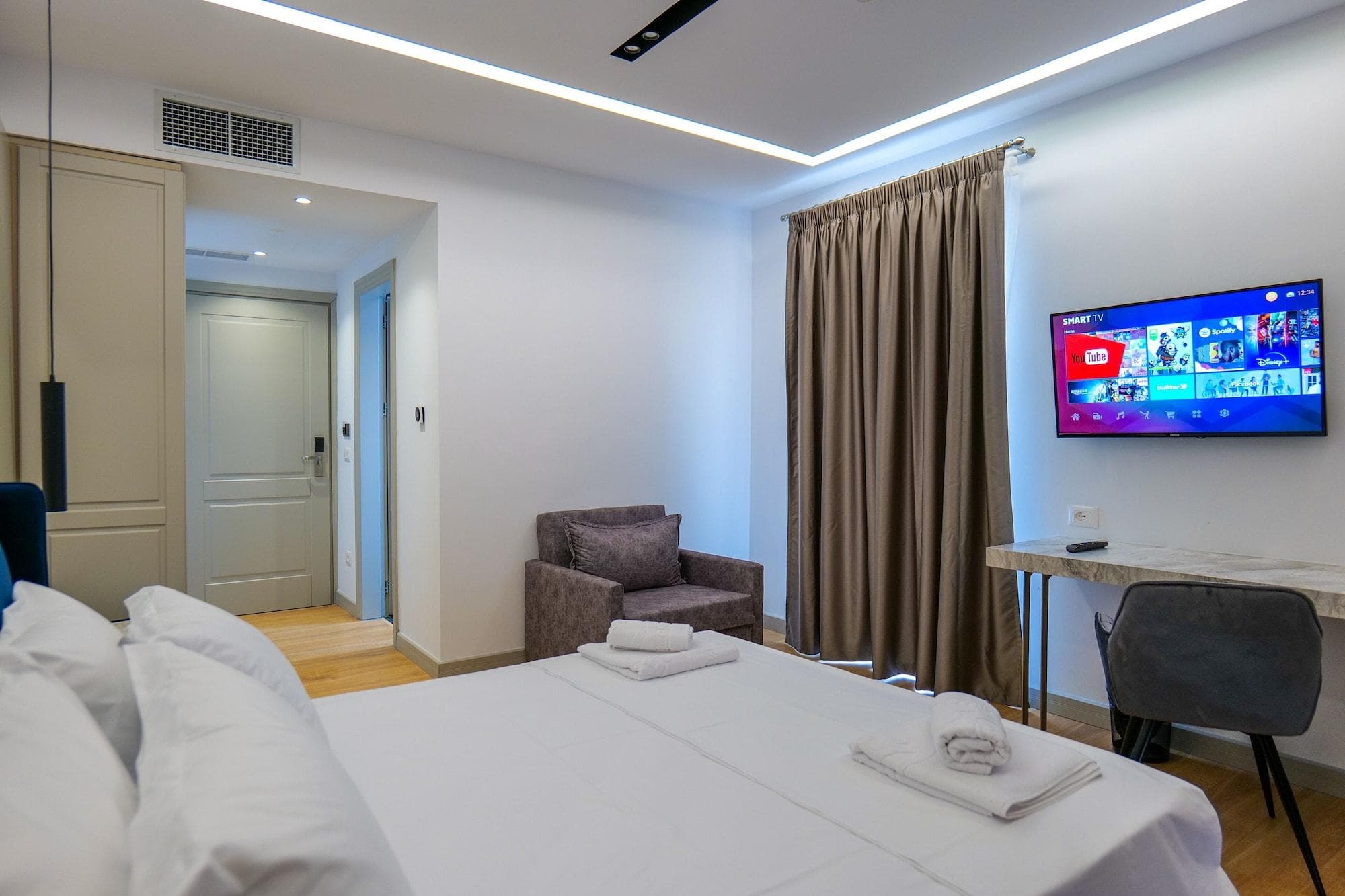 Chimaera Hotel