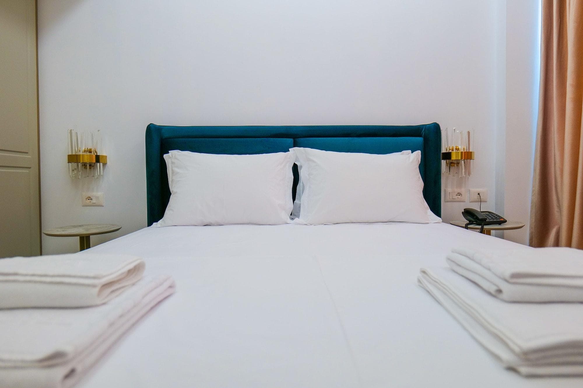 Chimaera Hotel