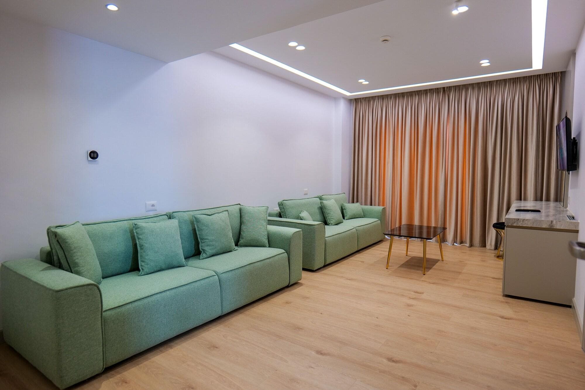 Chimaera Hotel