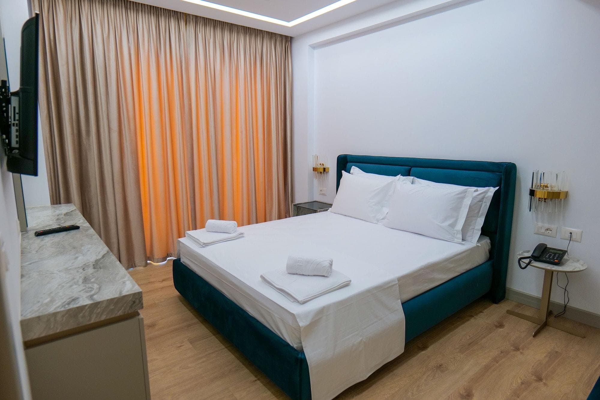 Chimaera Hotel
