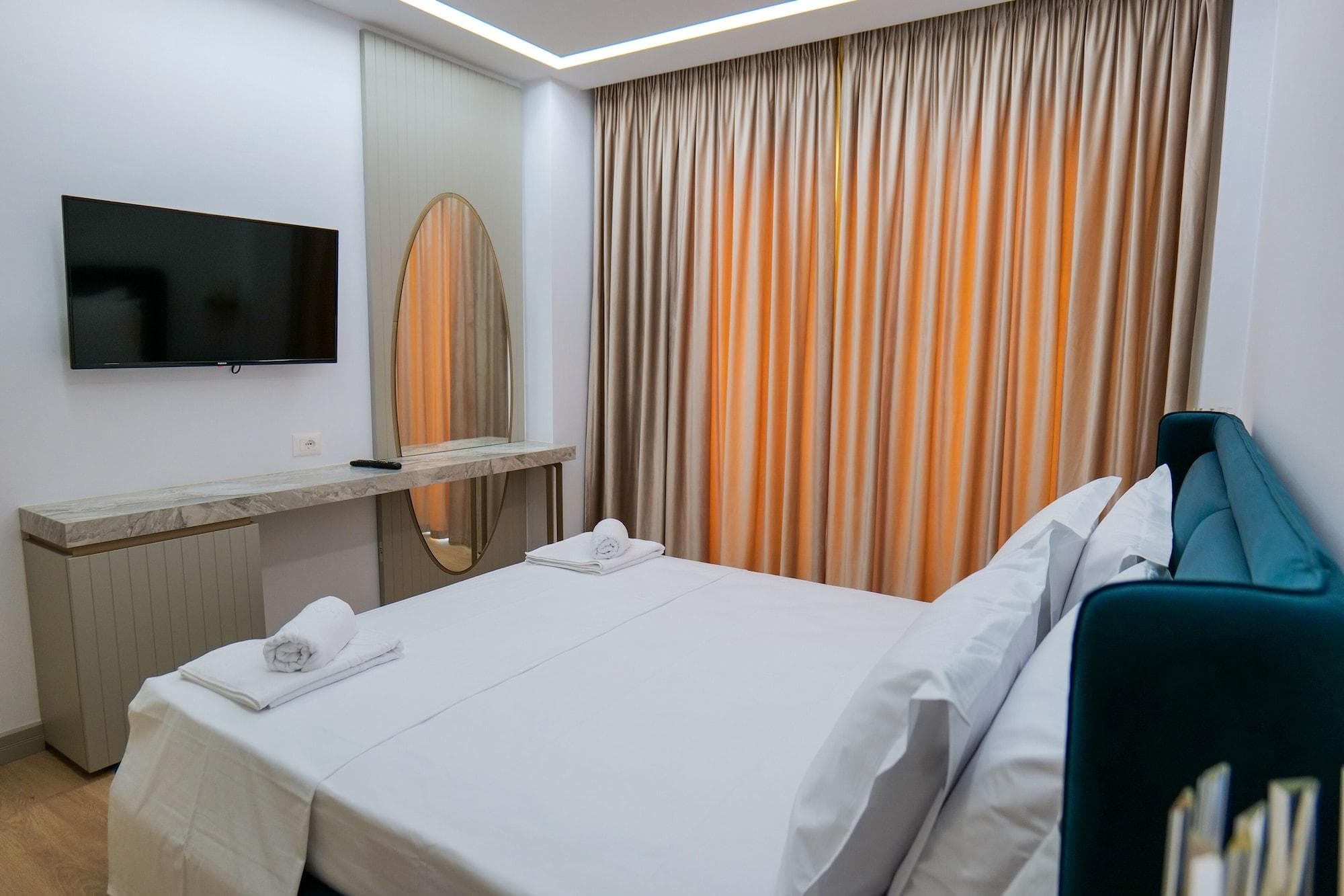 Chimaera Hotel