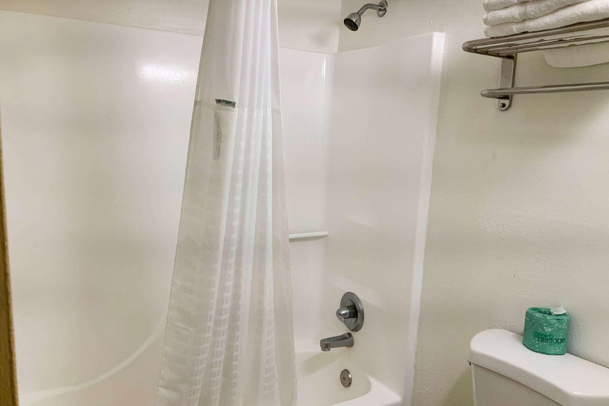 Days Inn by Wyndham Troy IL, Room