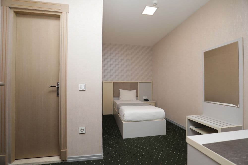 Altus Hotel Baku