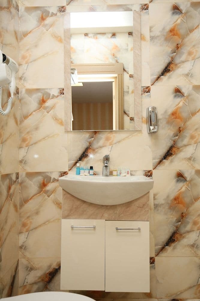 Altus Hotel Baku