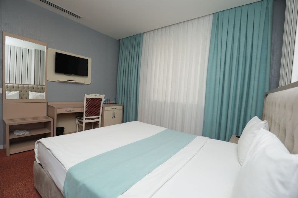 Altus Hotel Baku