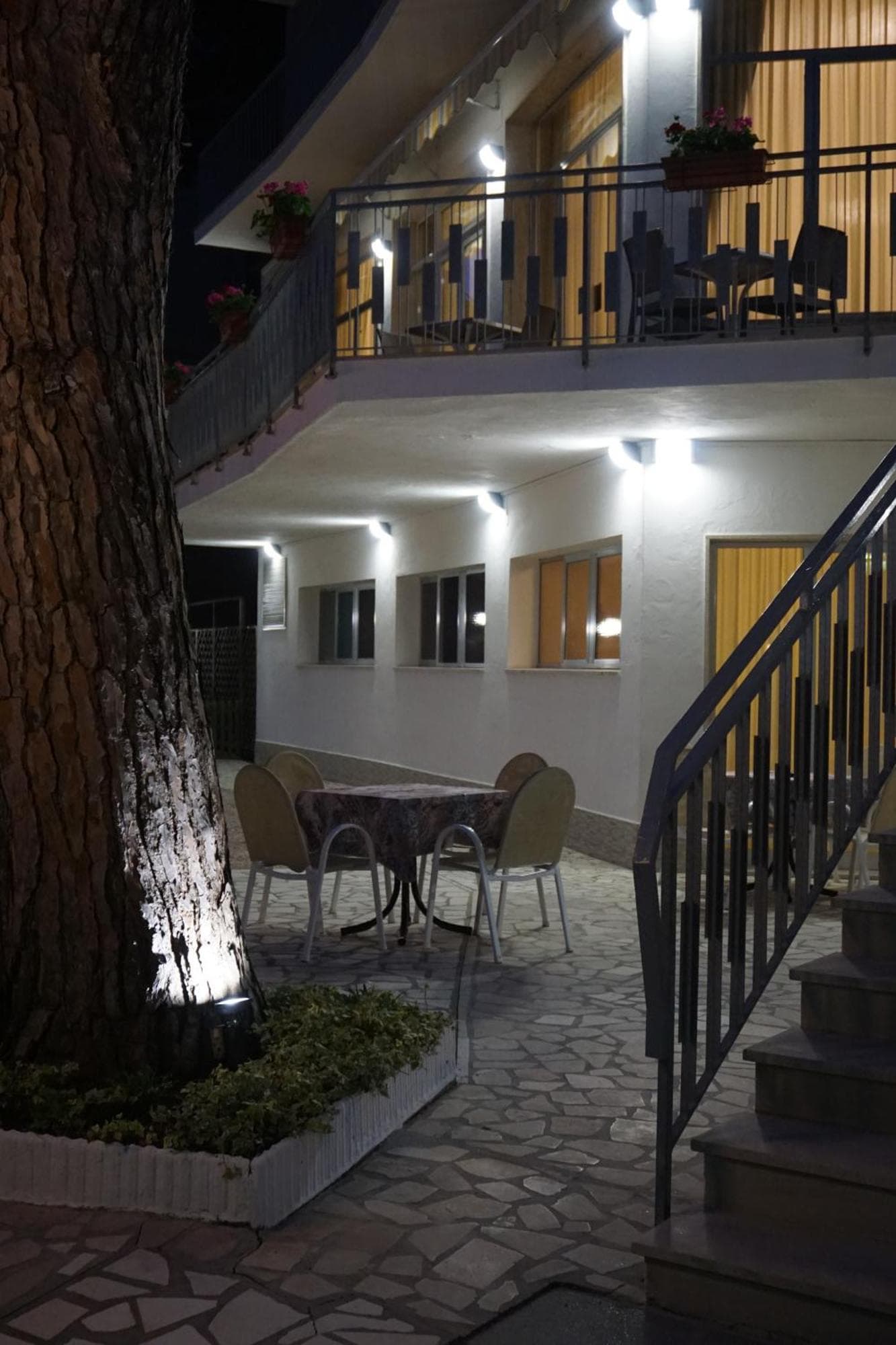Hotel Sayonara