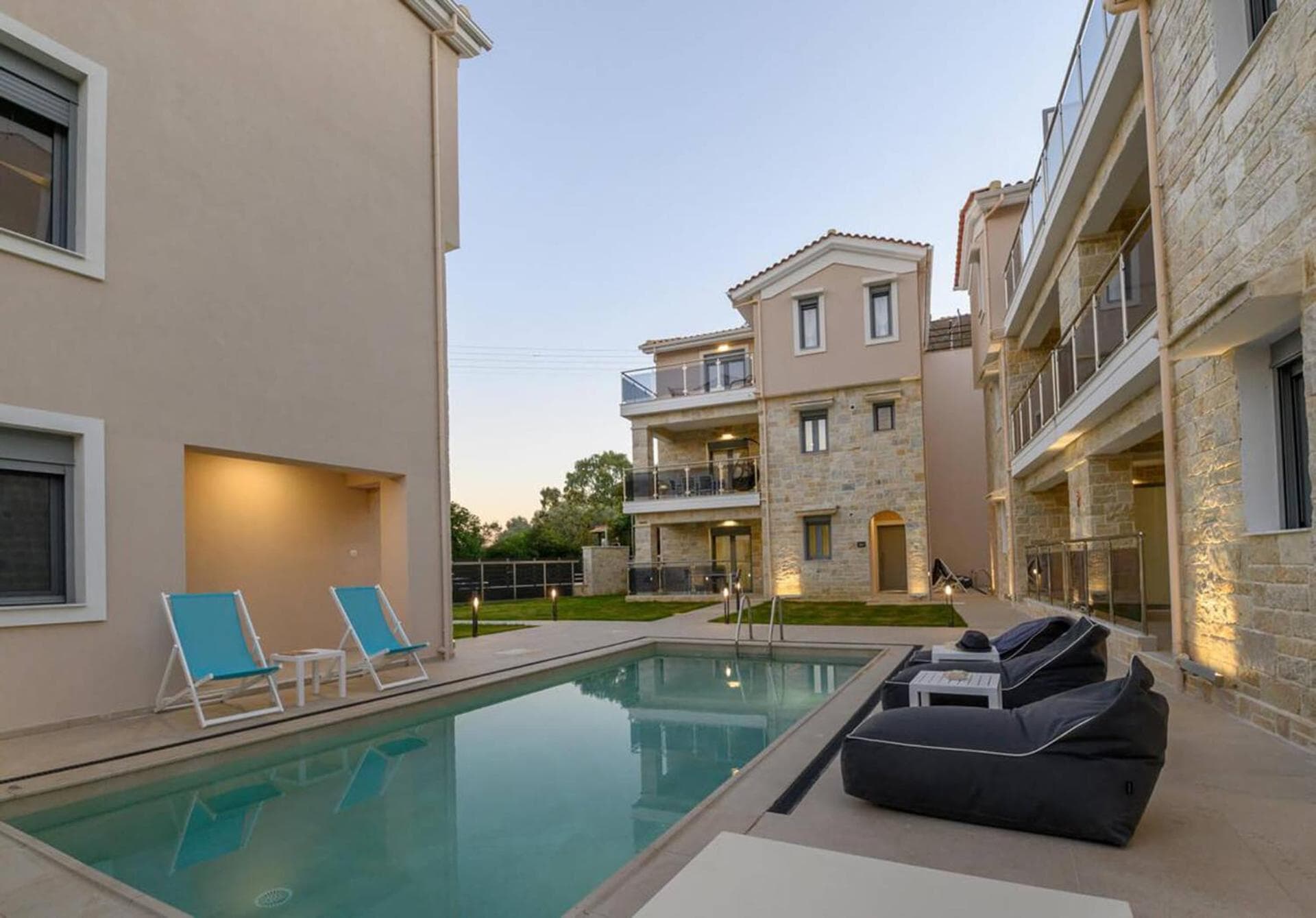 Momento Luxury Apartments walking distance from the beach