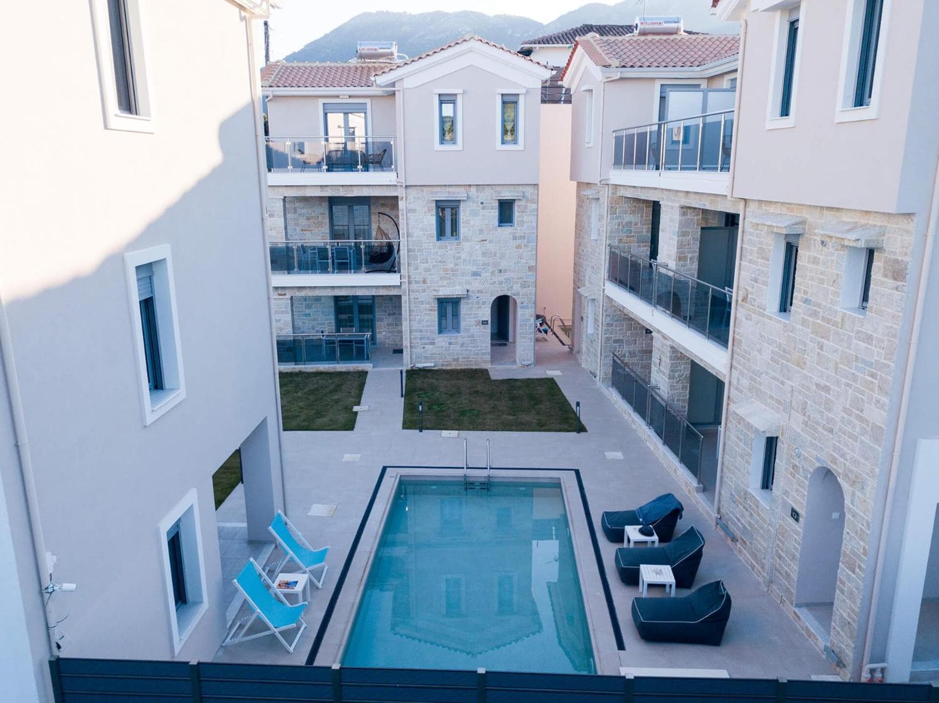 Momento Luxury Apartments walking distance from the beach