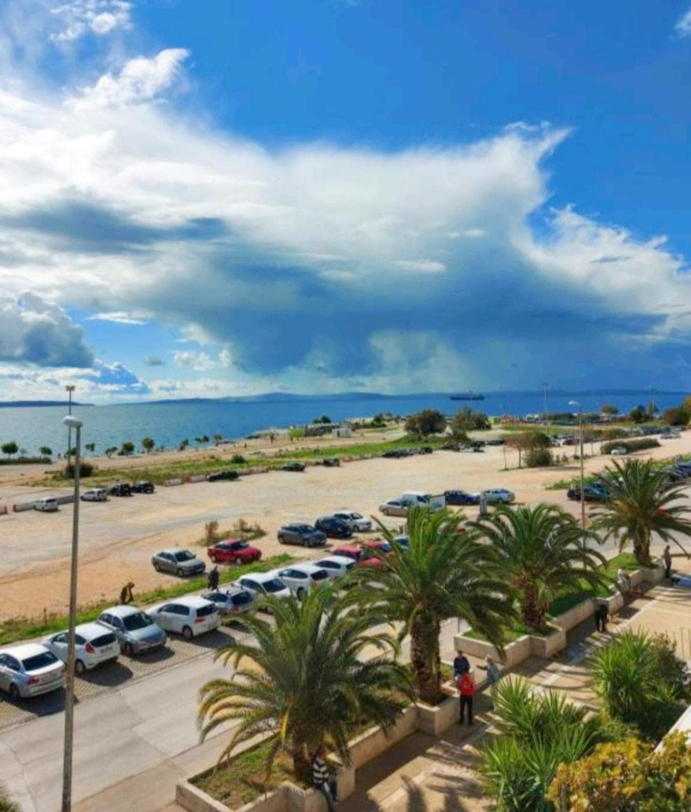 APARTMENT PAOLO by the beach Znjan, 