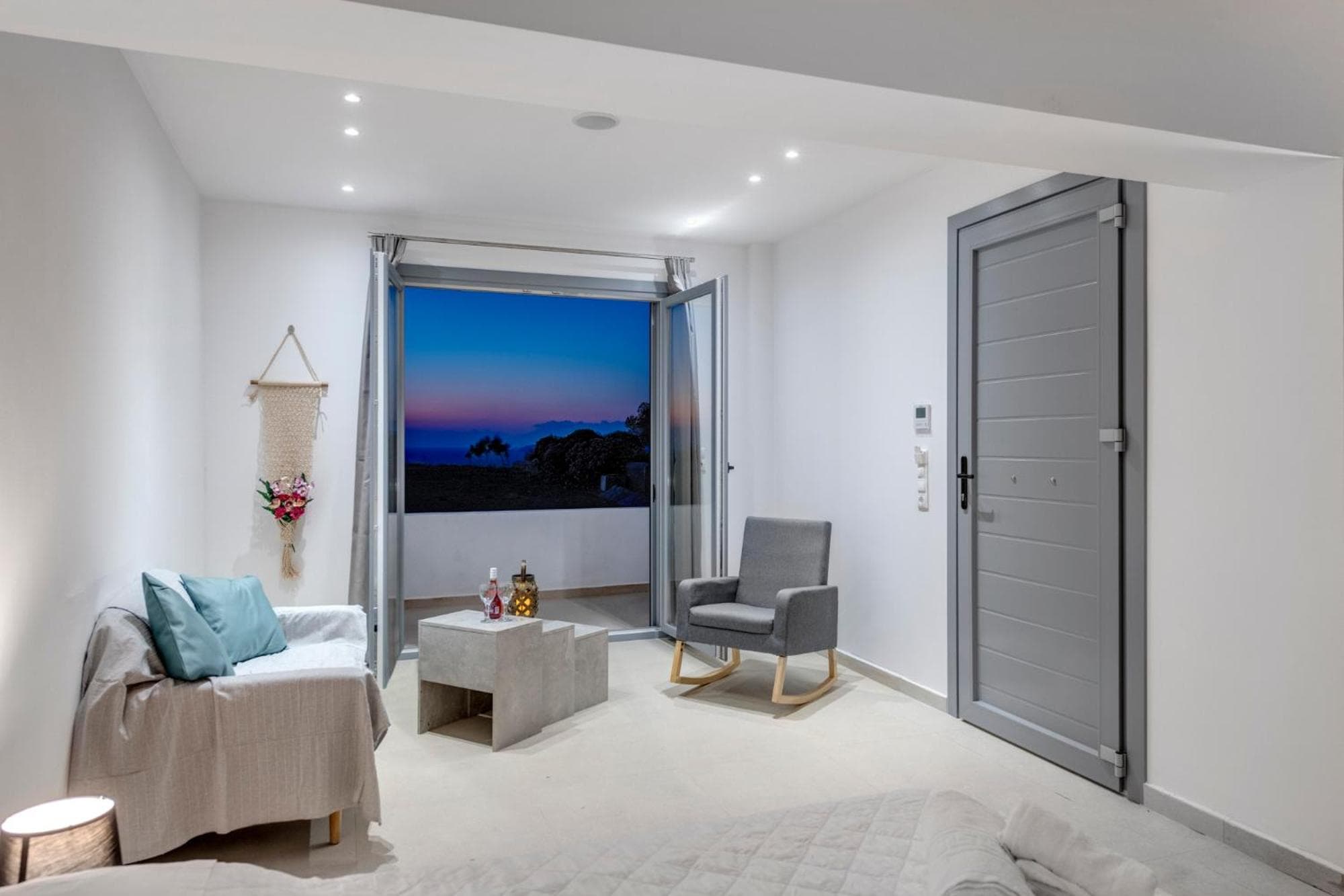 Chrysonisos Suites with Sunset & Seaviews near Kini