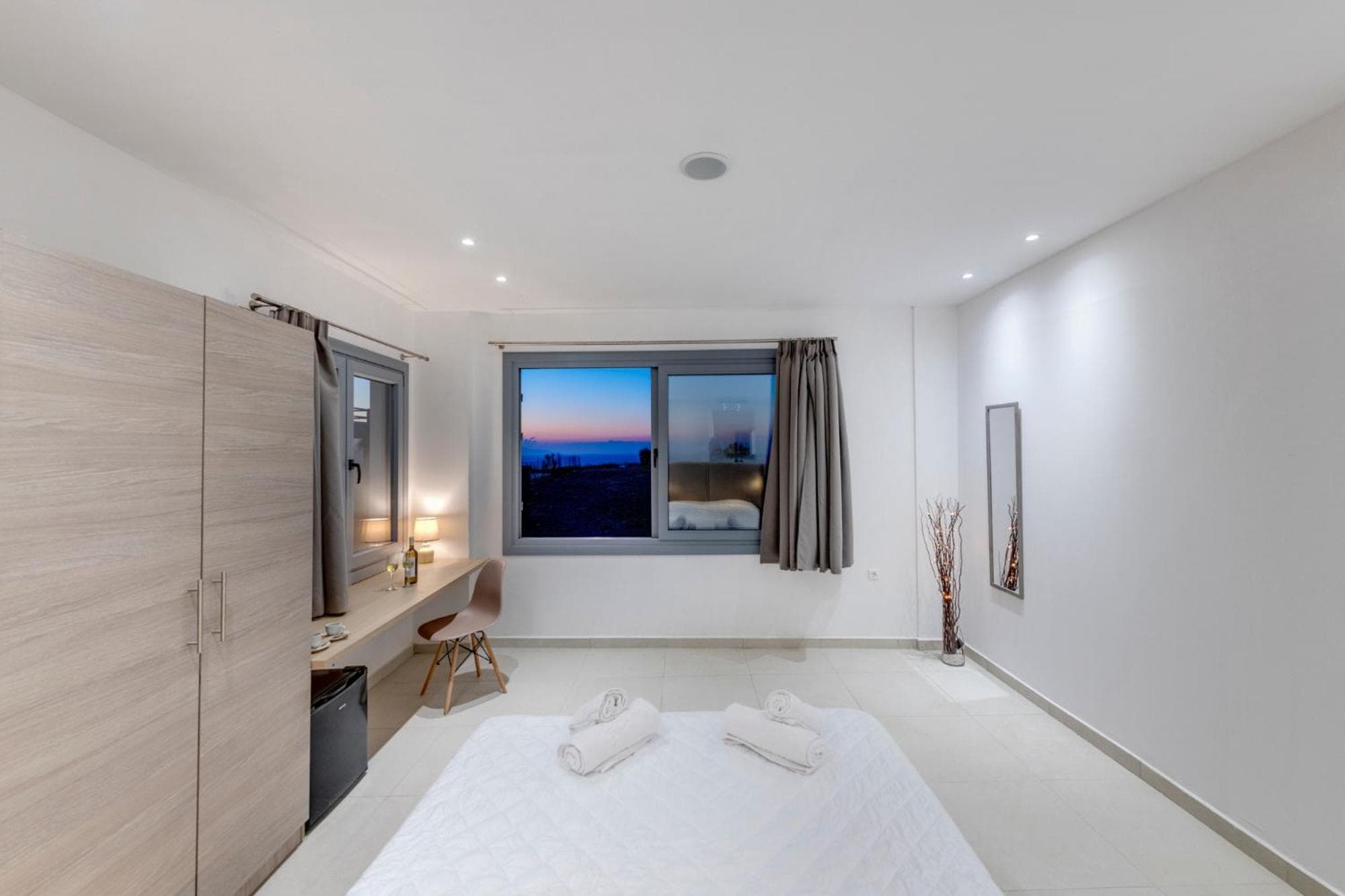 Chrysonisos Suites with Sunset & Seaviews near Kini