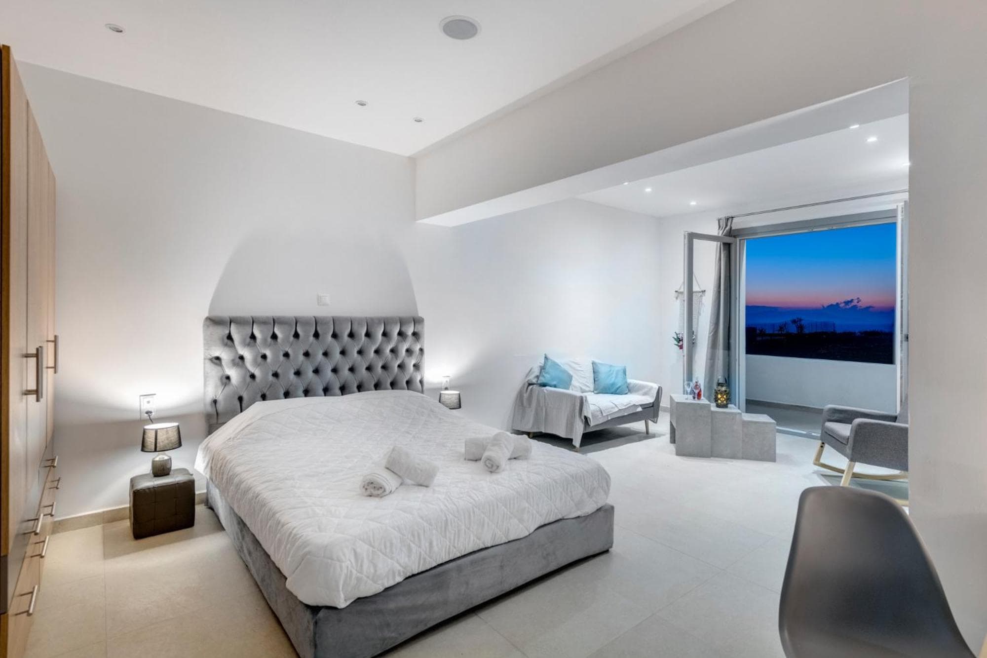 Chrysonisos Suites with Sunset & Seaviews near Kini