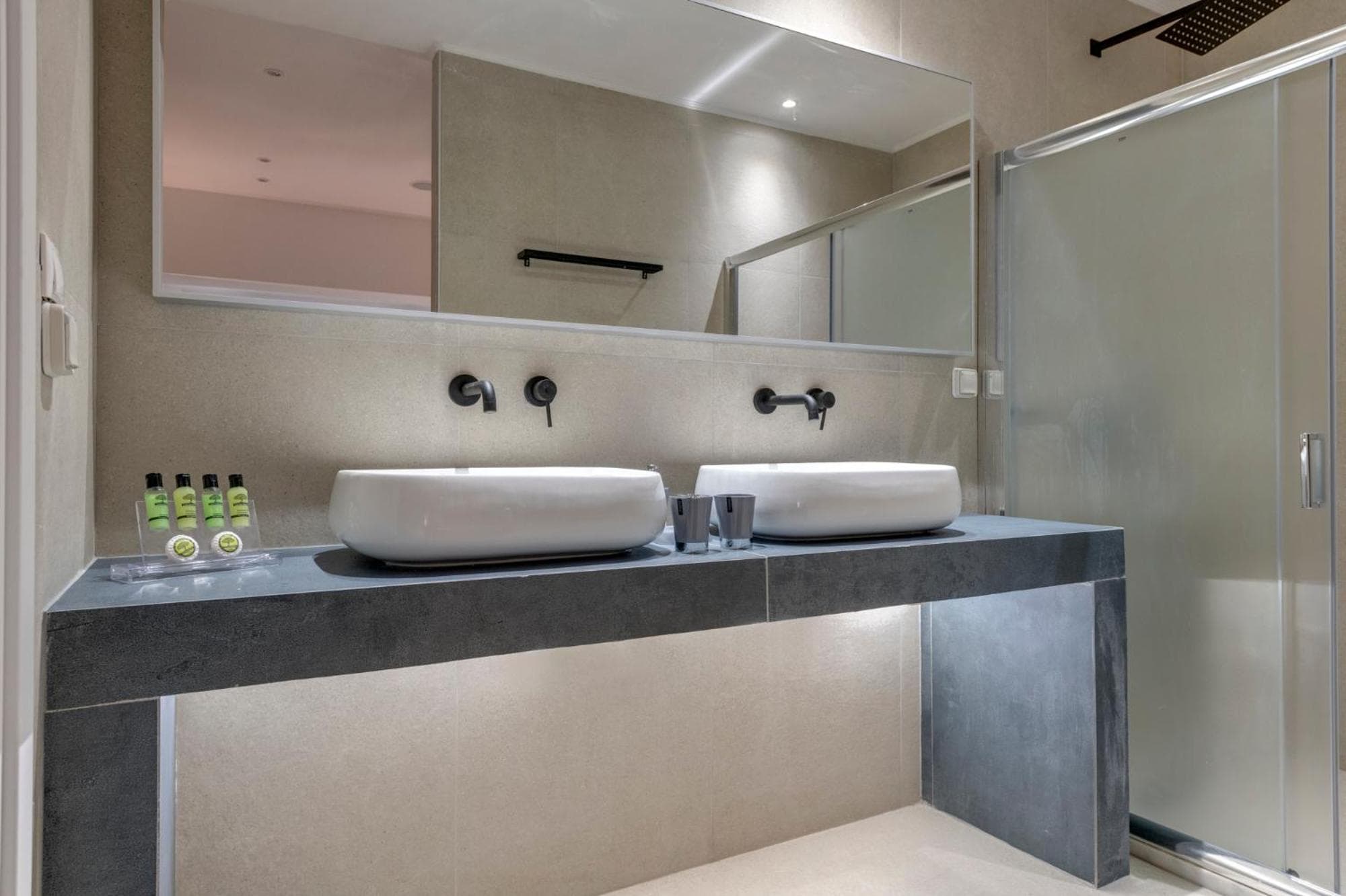 Chrysonisos Suites with Sunset & Seaviews near Kini