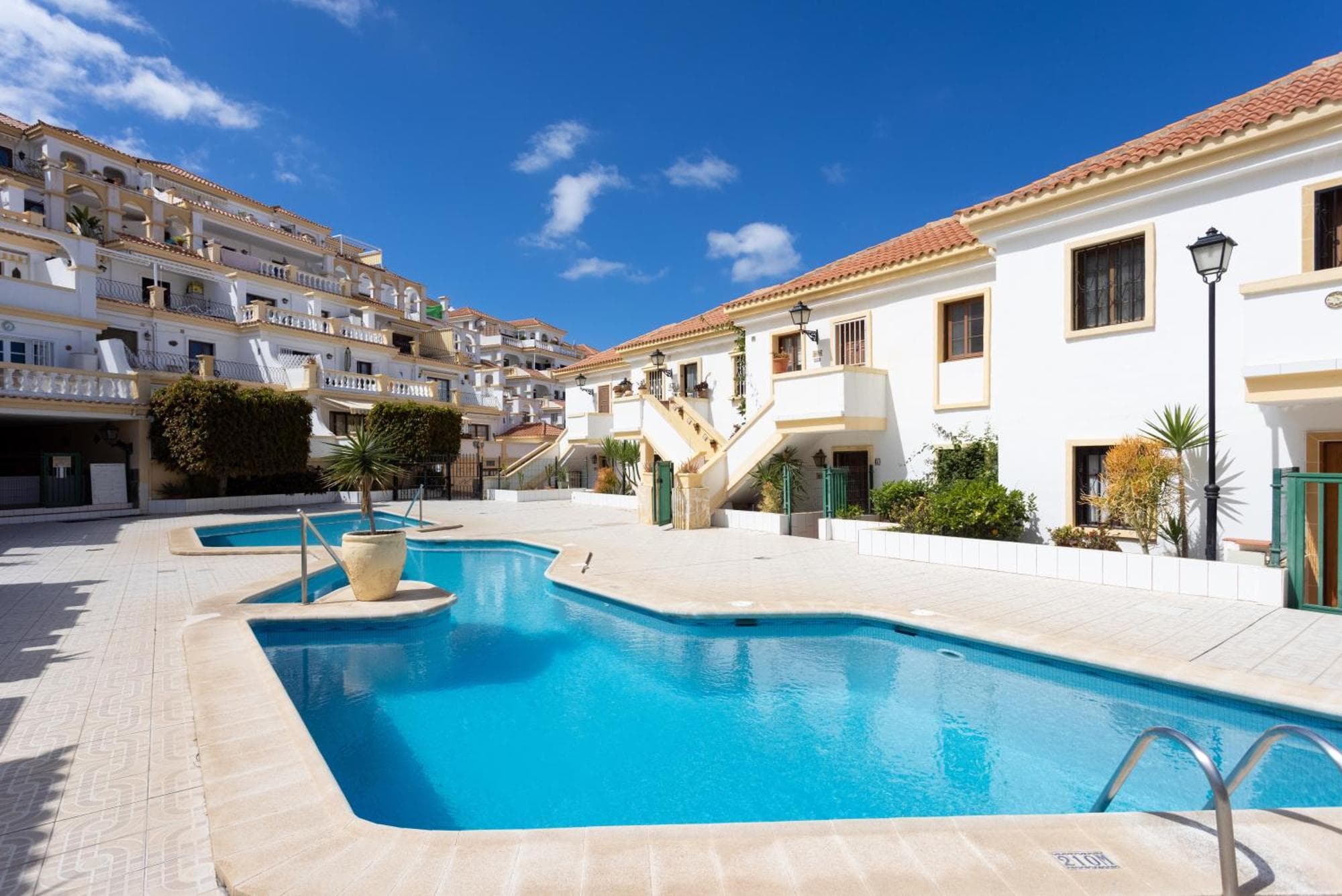 Romantic Apartment in Windsor Park