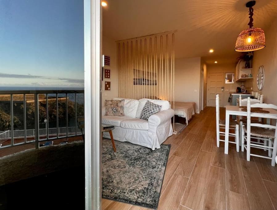 Ocean Dream Apartments - Lovely sea view studio apartment 5min from beach, 