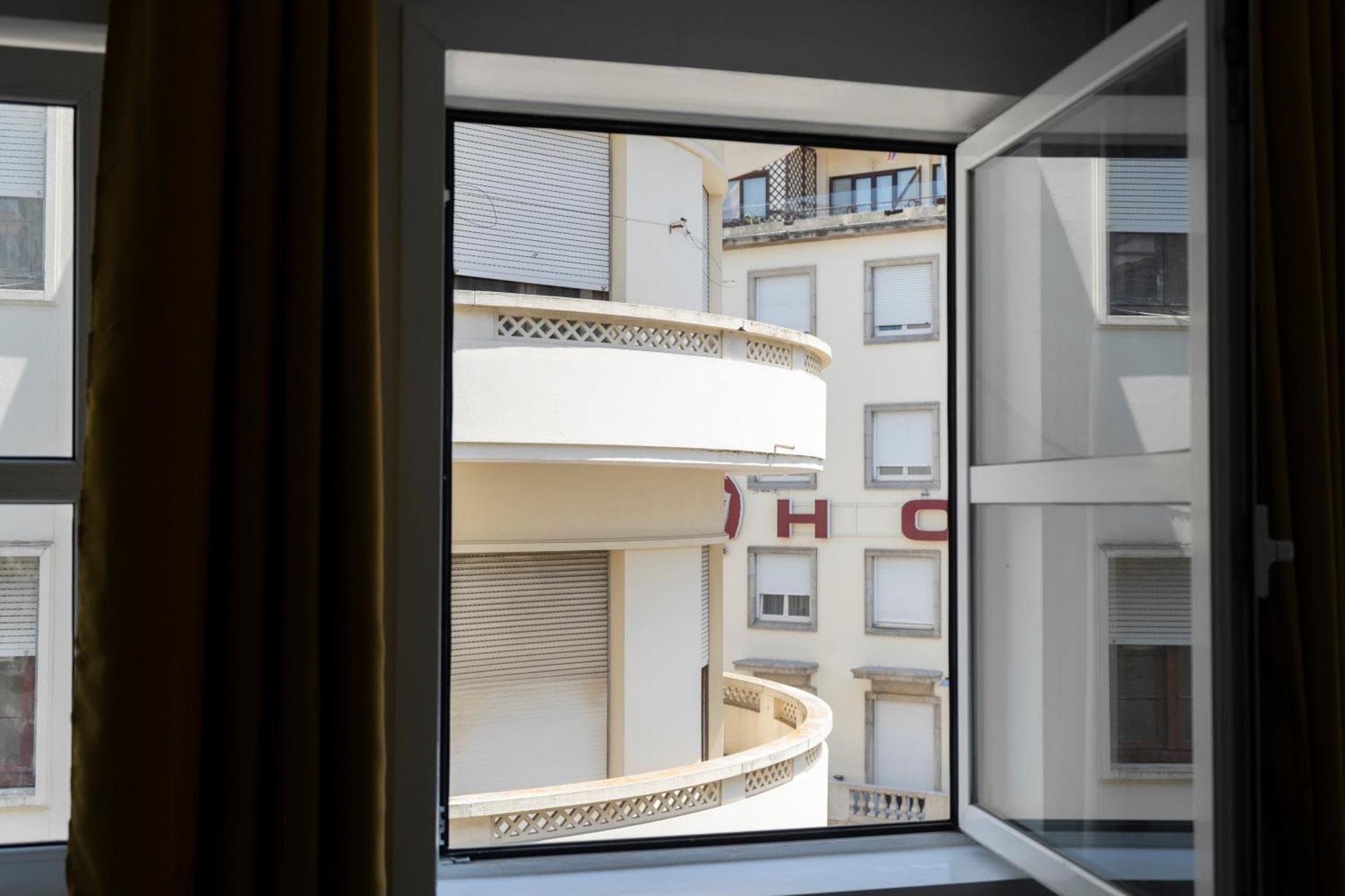 Almada Downtown 301, 