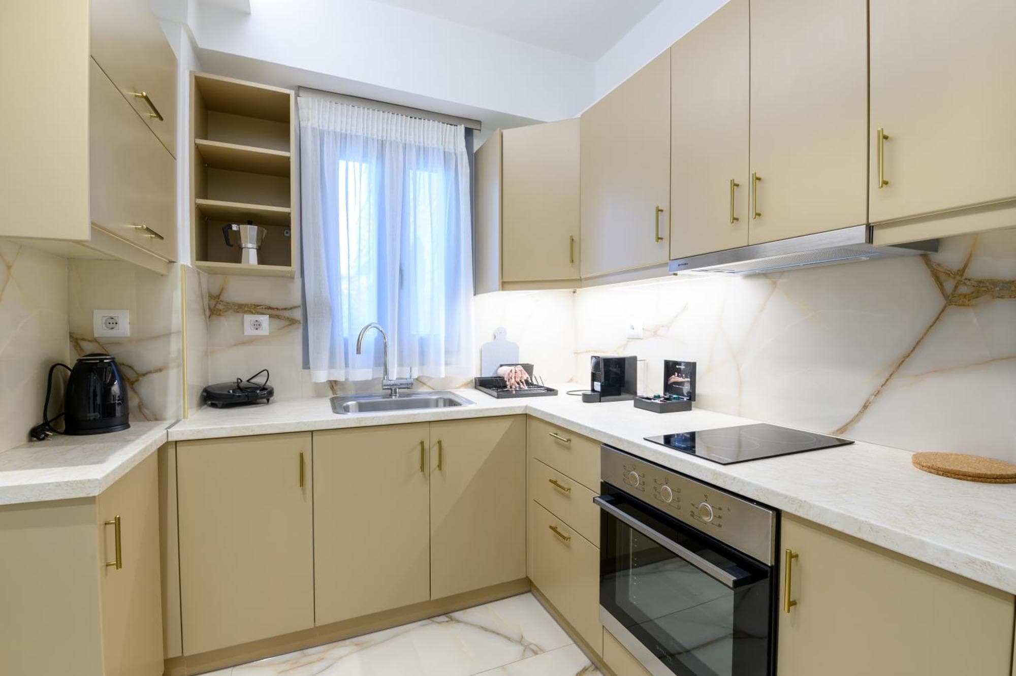 Momento Luxury Apartments walking distance from the beach