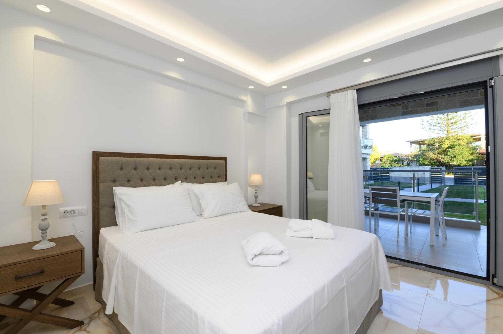 Momento Luxury Apartments walking distance from the beach