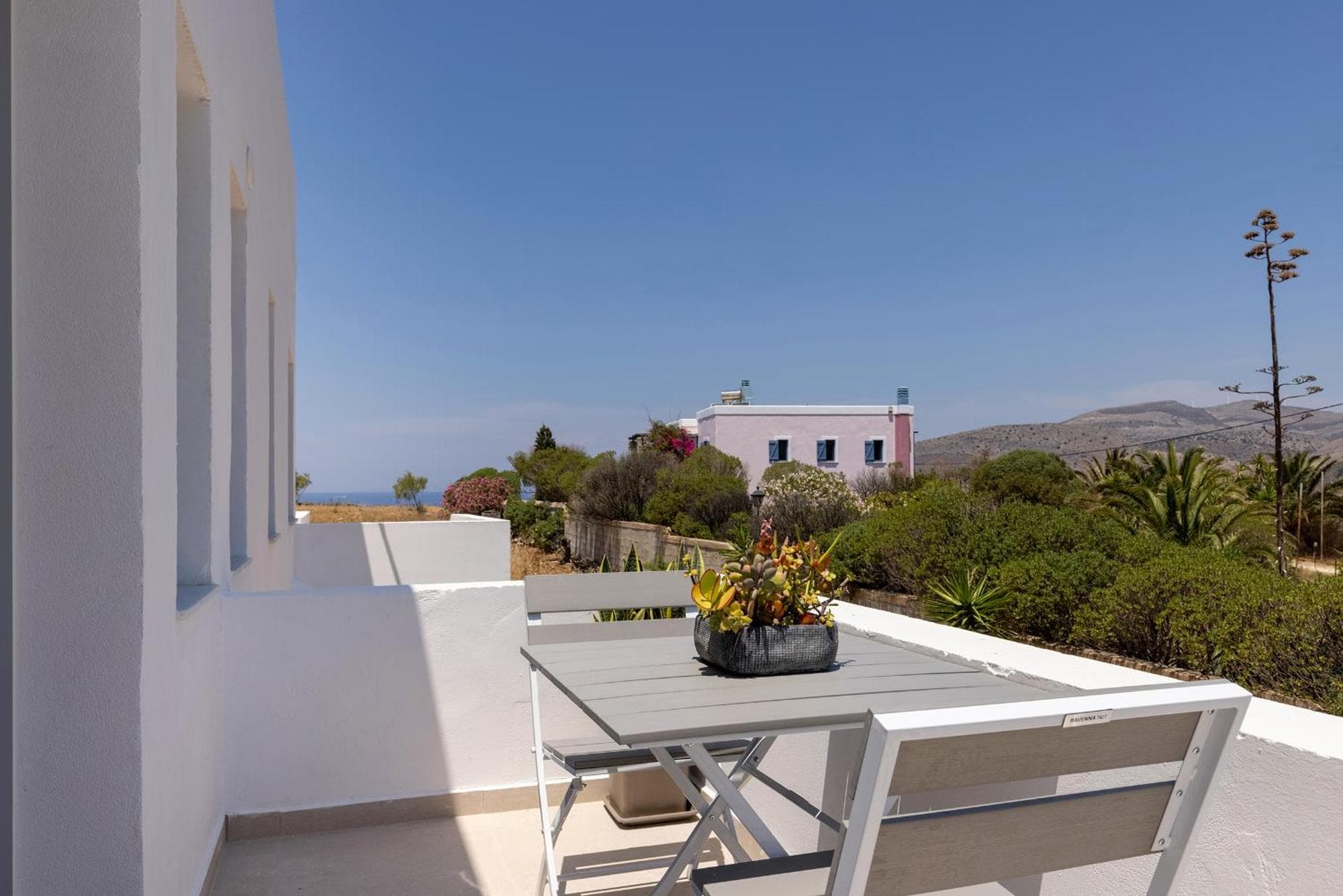Chrysonisos Suites with Sunset & Seaviews near Kini