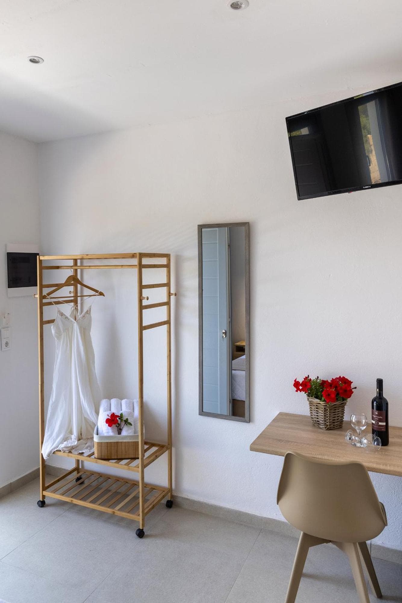 Chrysonisos Suites with Sunset & Seaviews near Kini