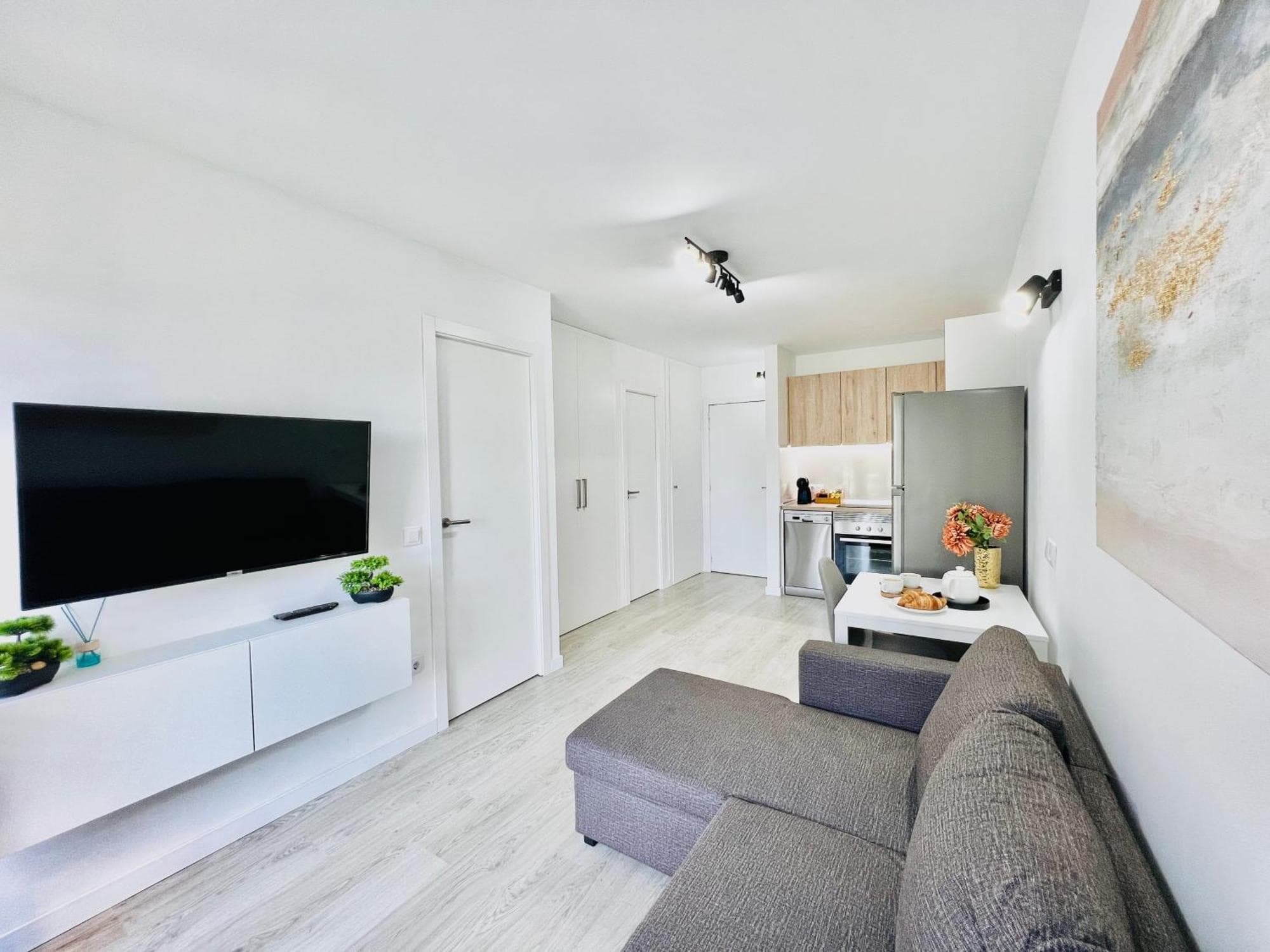 Romantic Apartment in Windsor Park