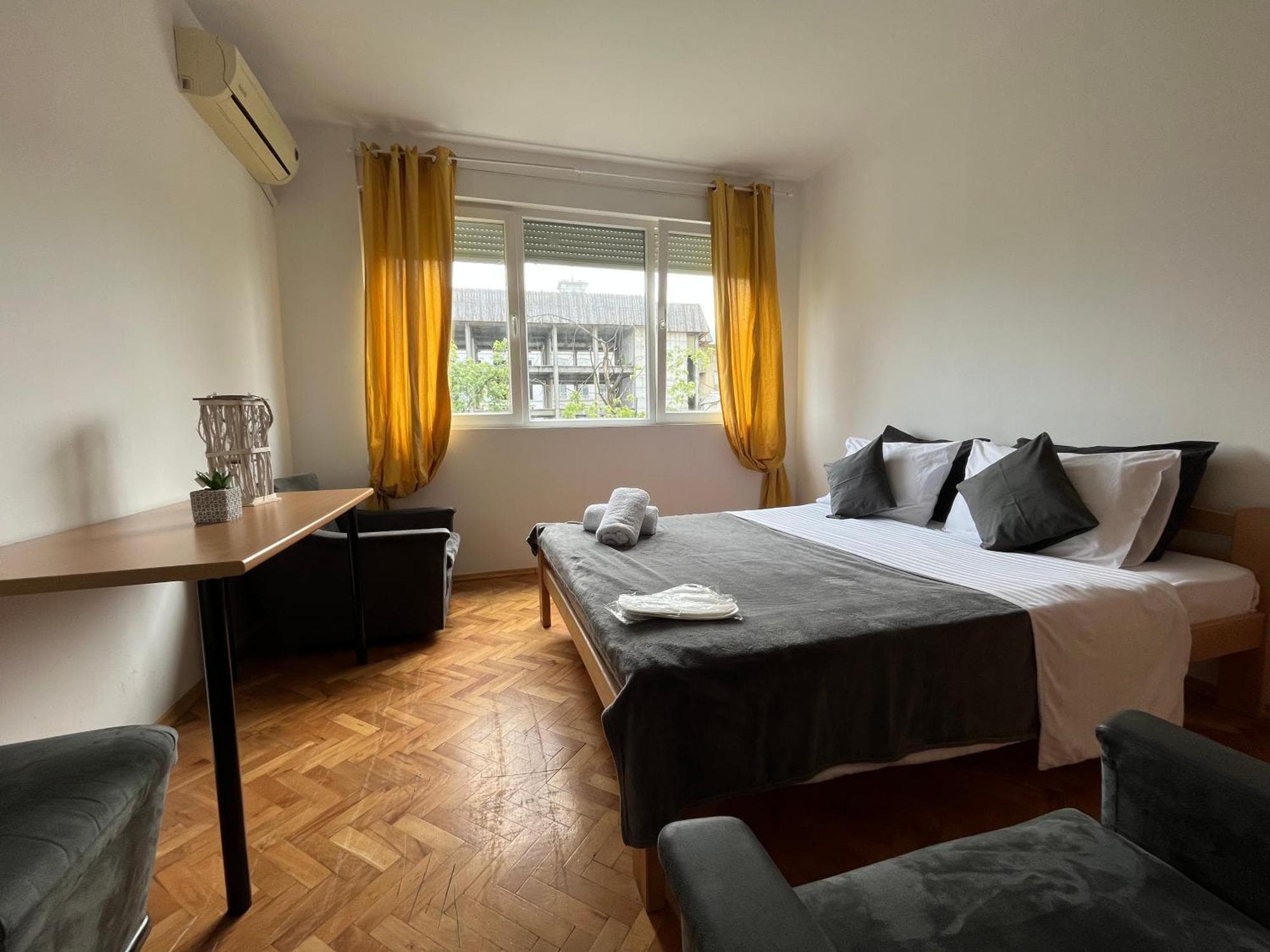 Central M - 5 Apartments, 