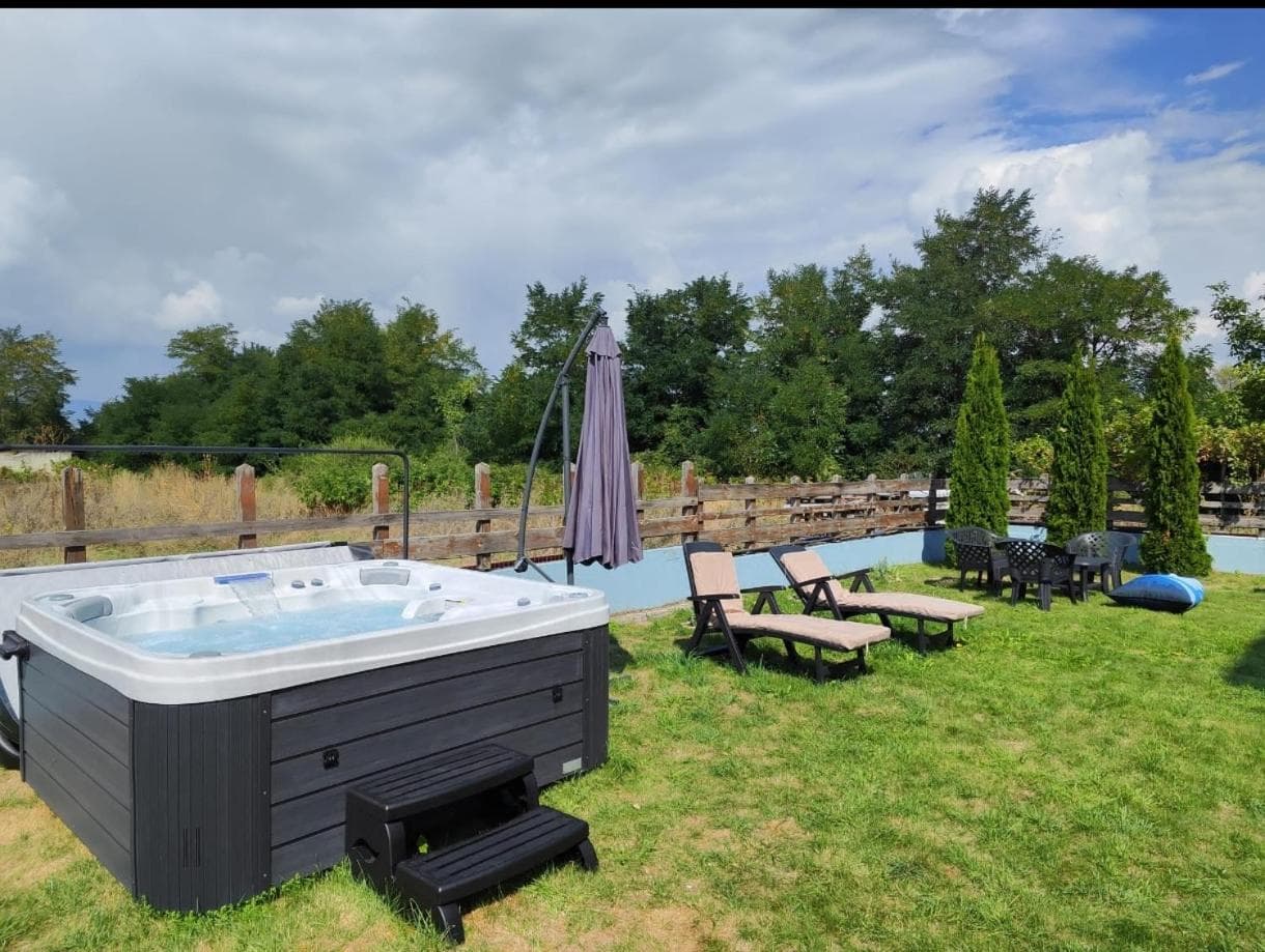 Shekerdejiiski guest house bansko, 