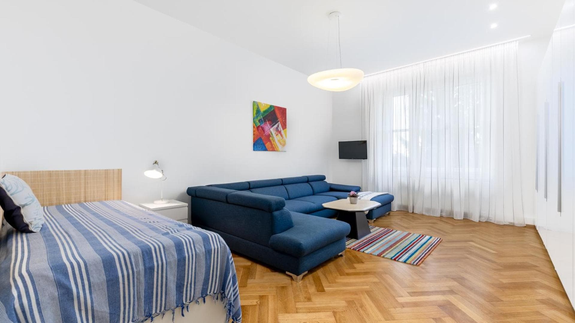 Palisady Charm - Stylish High Ceiling, Downtown, Parking