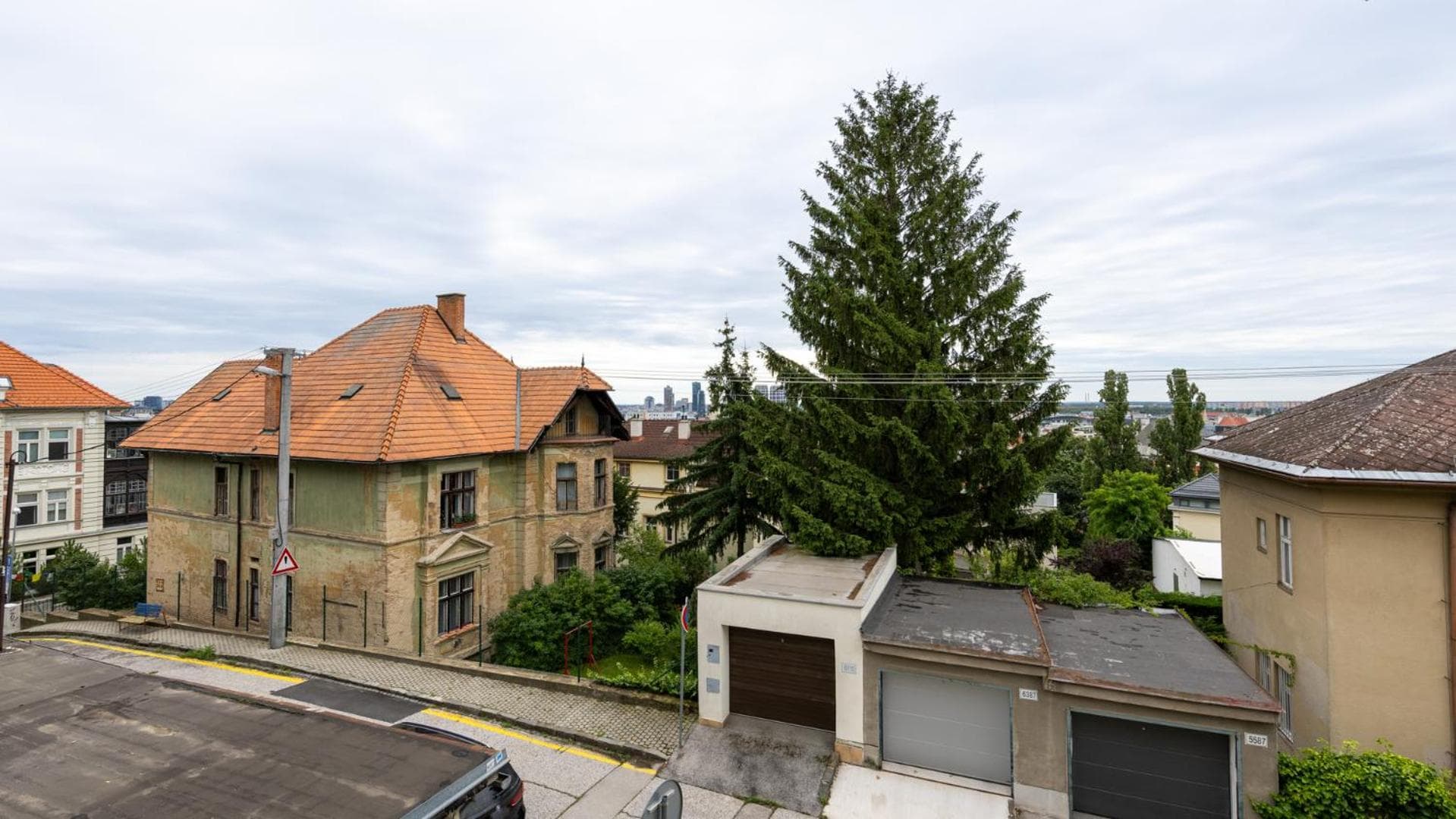 Palisady Charm - Stylish High Ceiling, Downtown, Parking