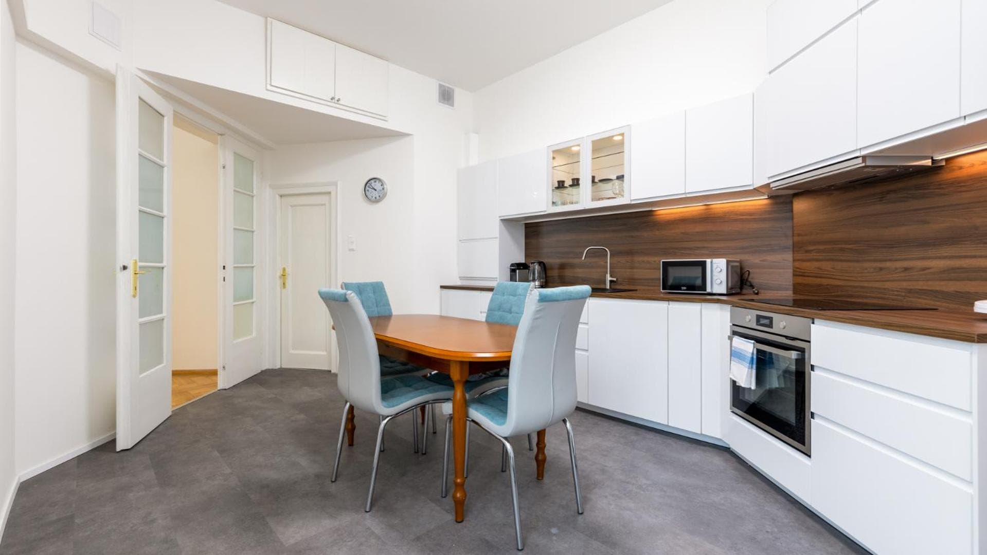 Palisady Charm - Stylish High Ceiling, Downtown, Parking