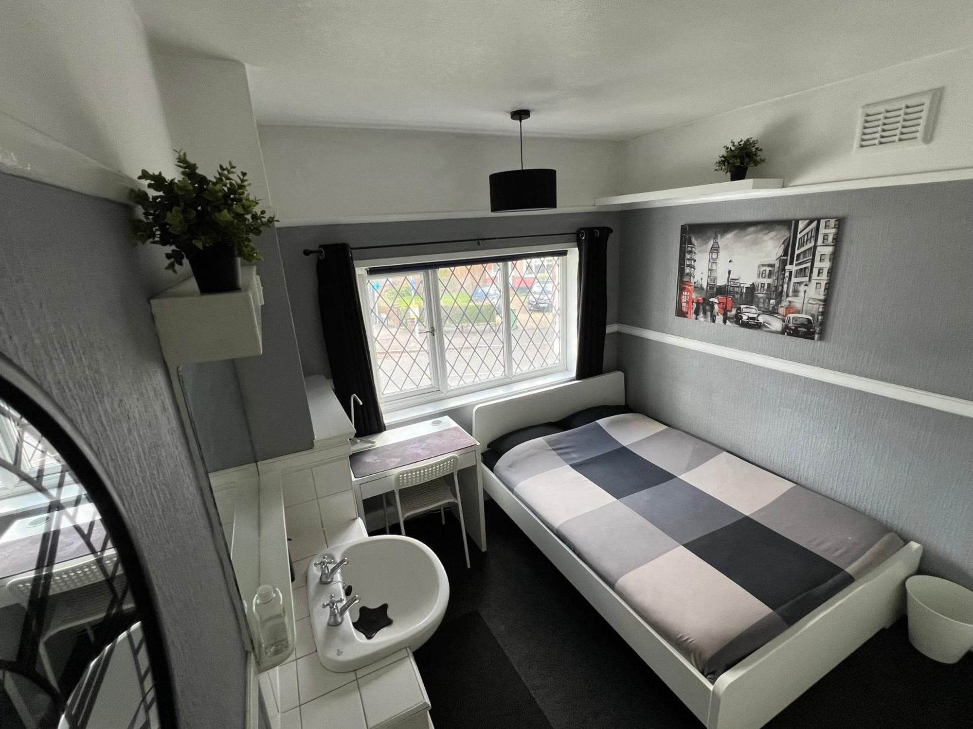 Beddington Park Lodge East, 