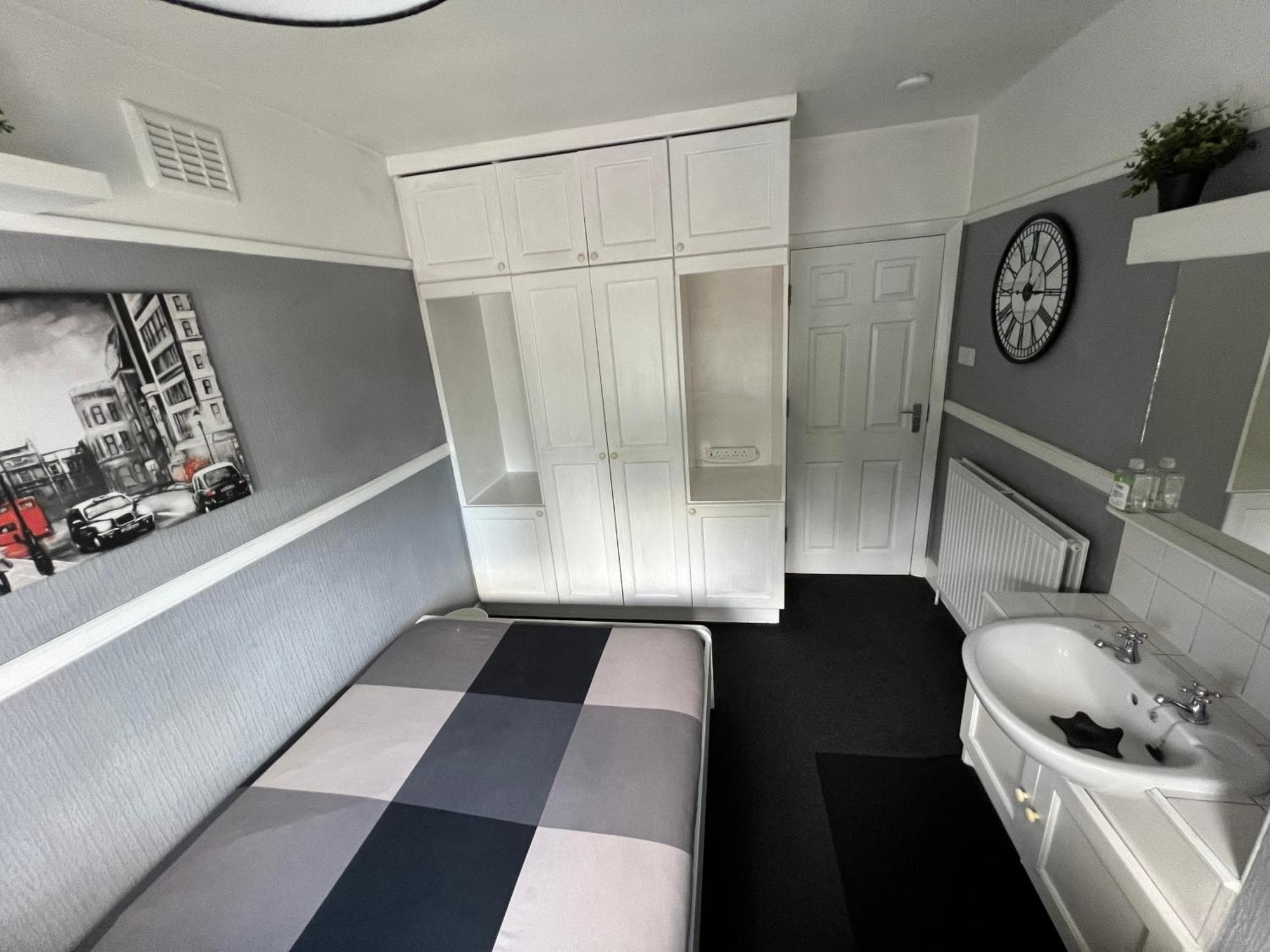 Beddington Park Lodge East, 