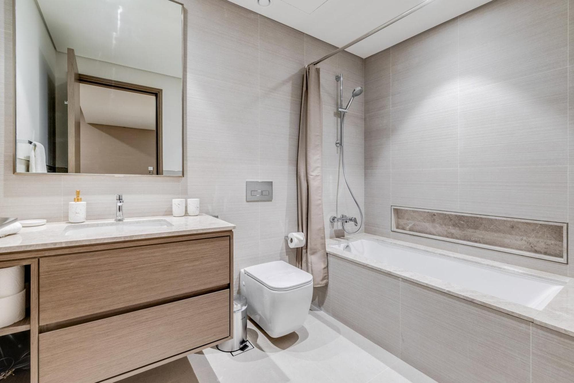 Knokey Luxury 1BR Apartments - 5 min walk to Burj Khalifa & Dubai Mall & Dubai Fountain