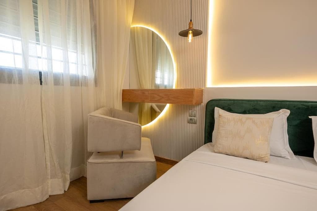 Sophisticated 3BR with Ample Space & Top Amenities